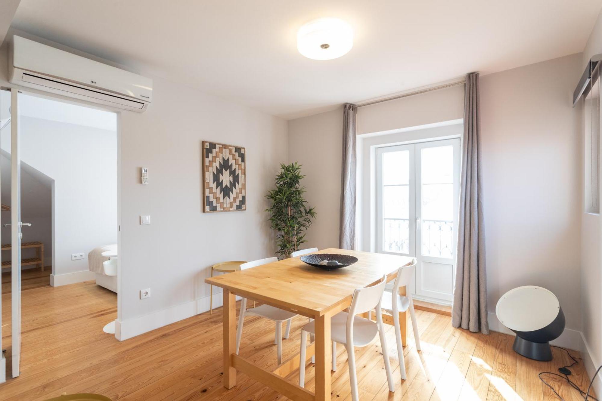 Apartment Santa Justa 24 Downtown Lisbon
