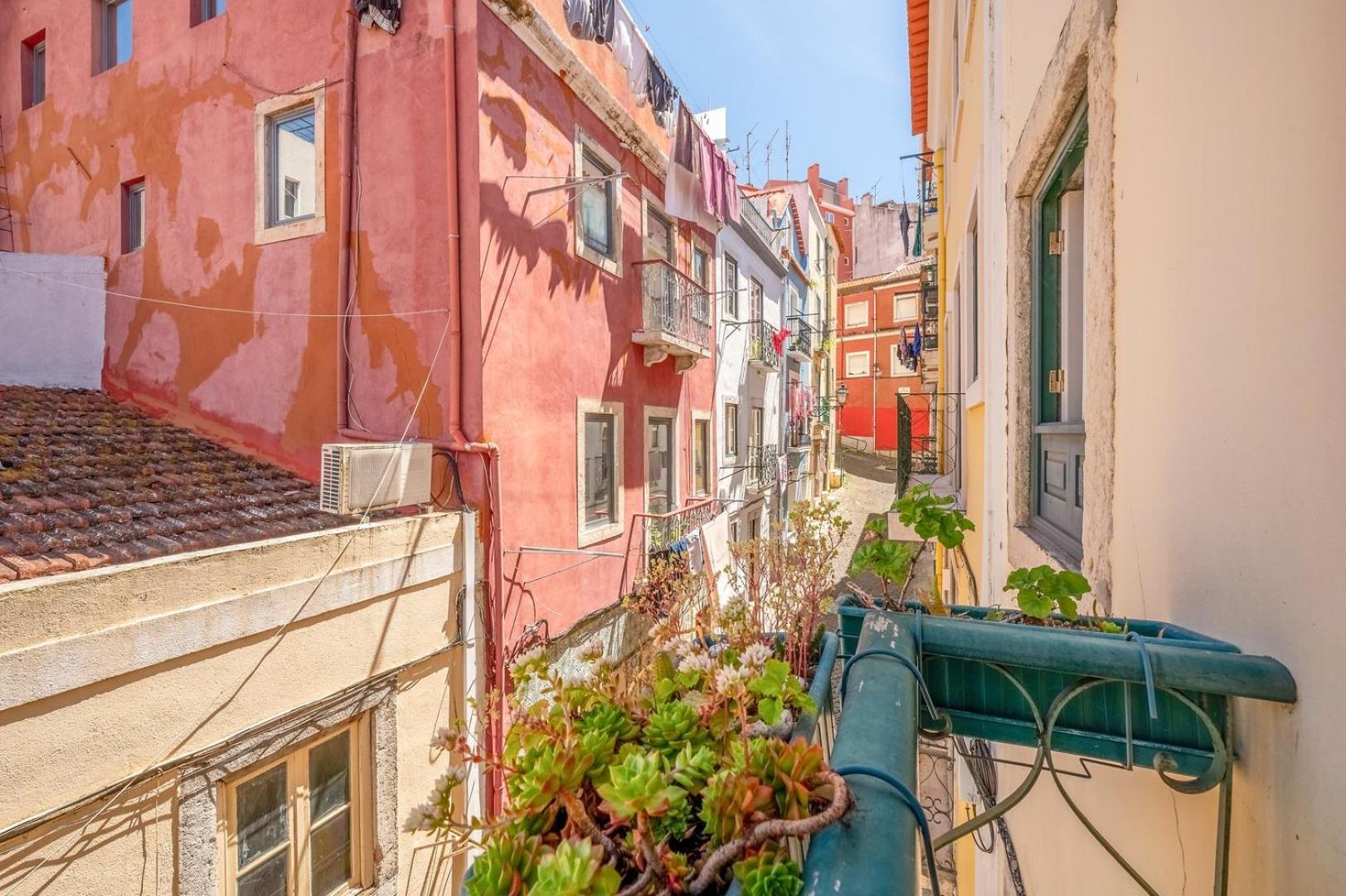 Apartment Guestready - Colorful Marreiros Heart Lisbon