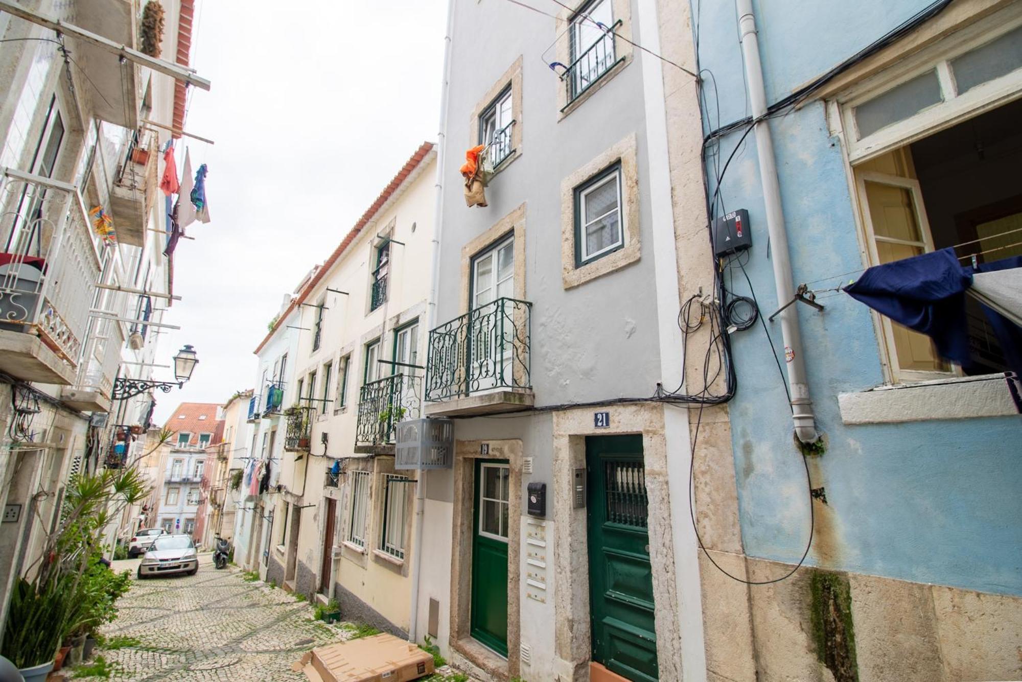 024 B - Cosy Retreat In Madragoa -lisbon *