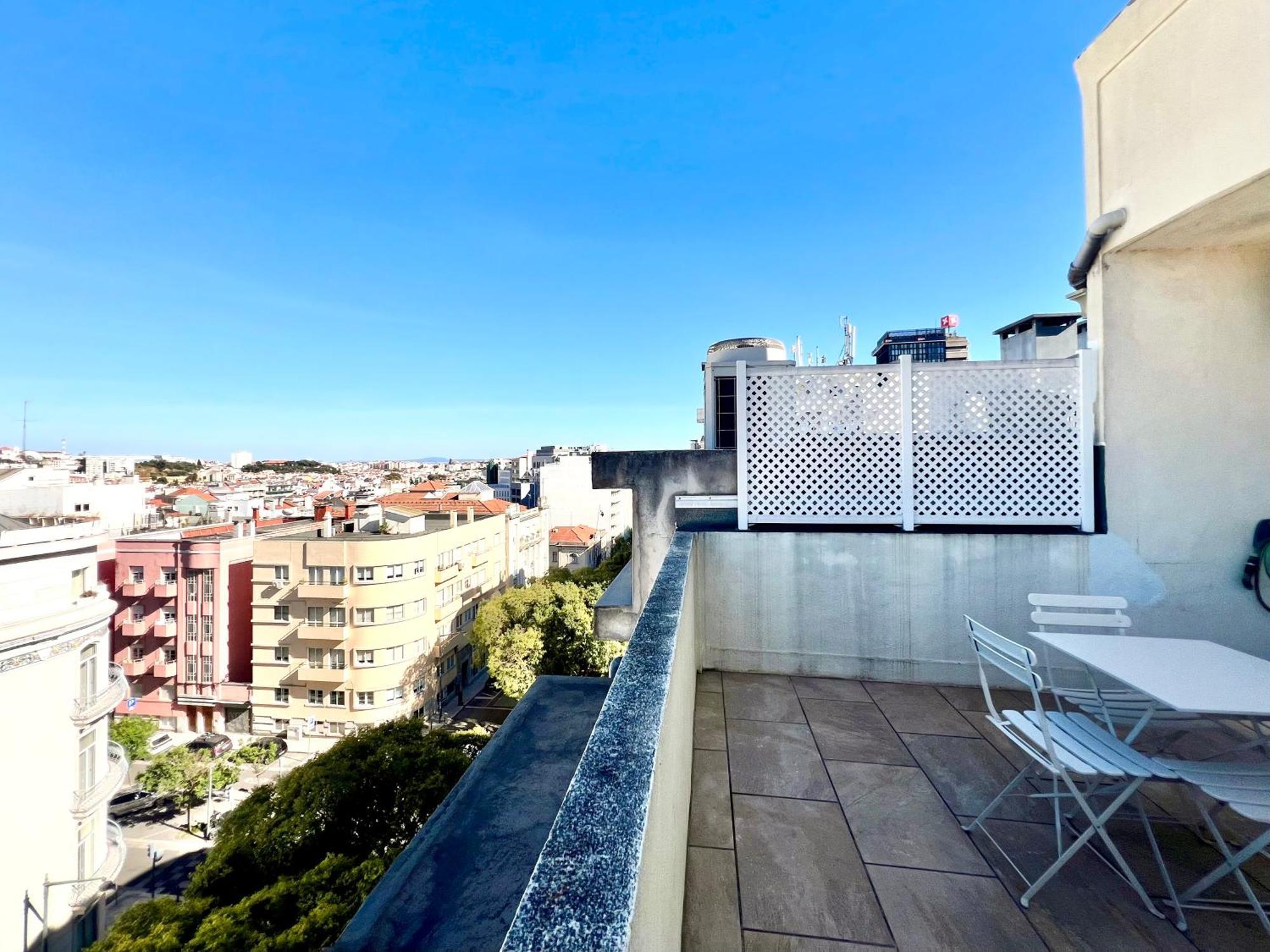 Out Saldanha Apartment Lisbon