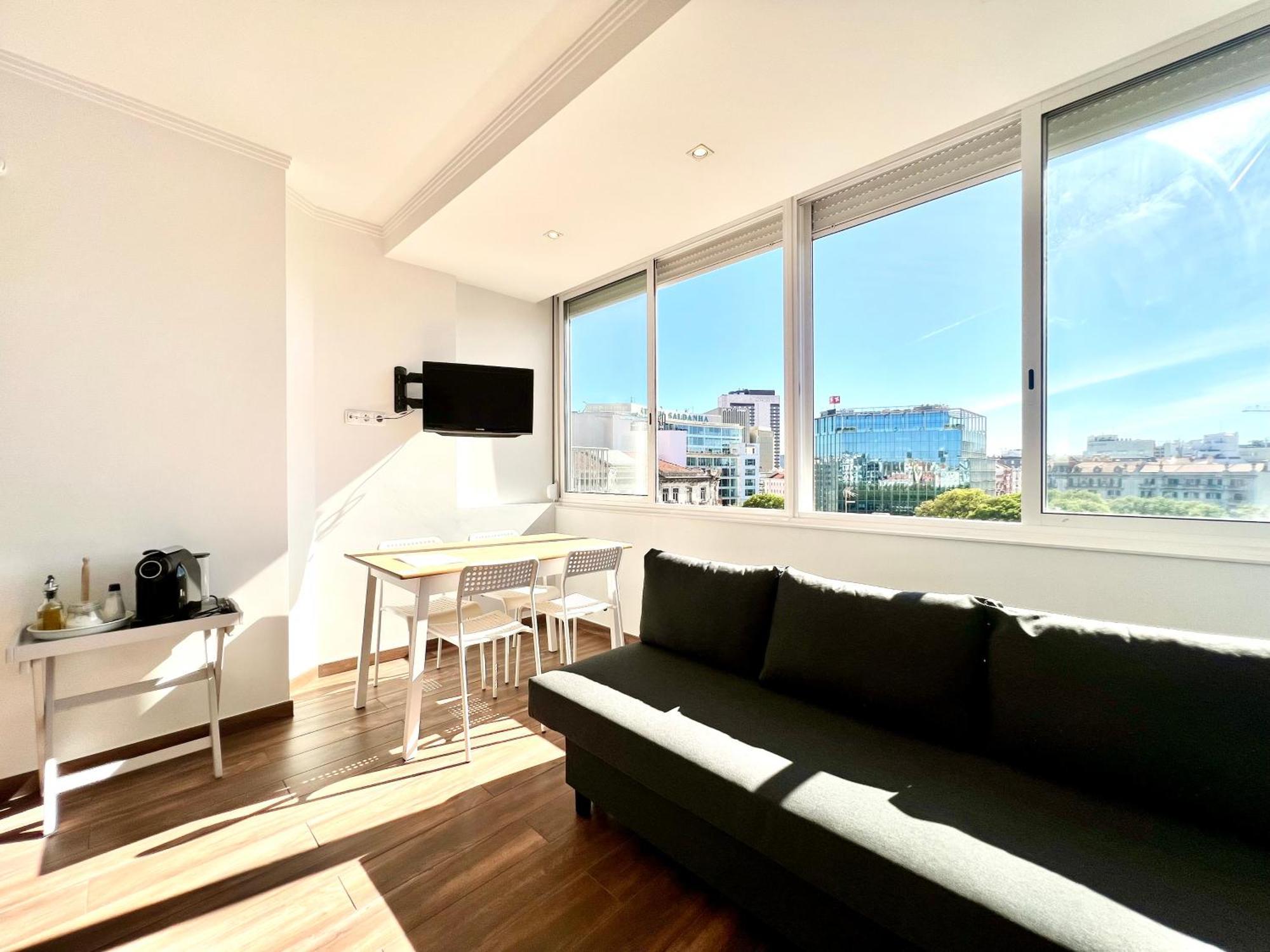 Out Saldanha Apartment Lisbon