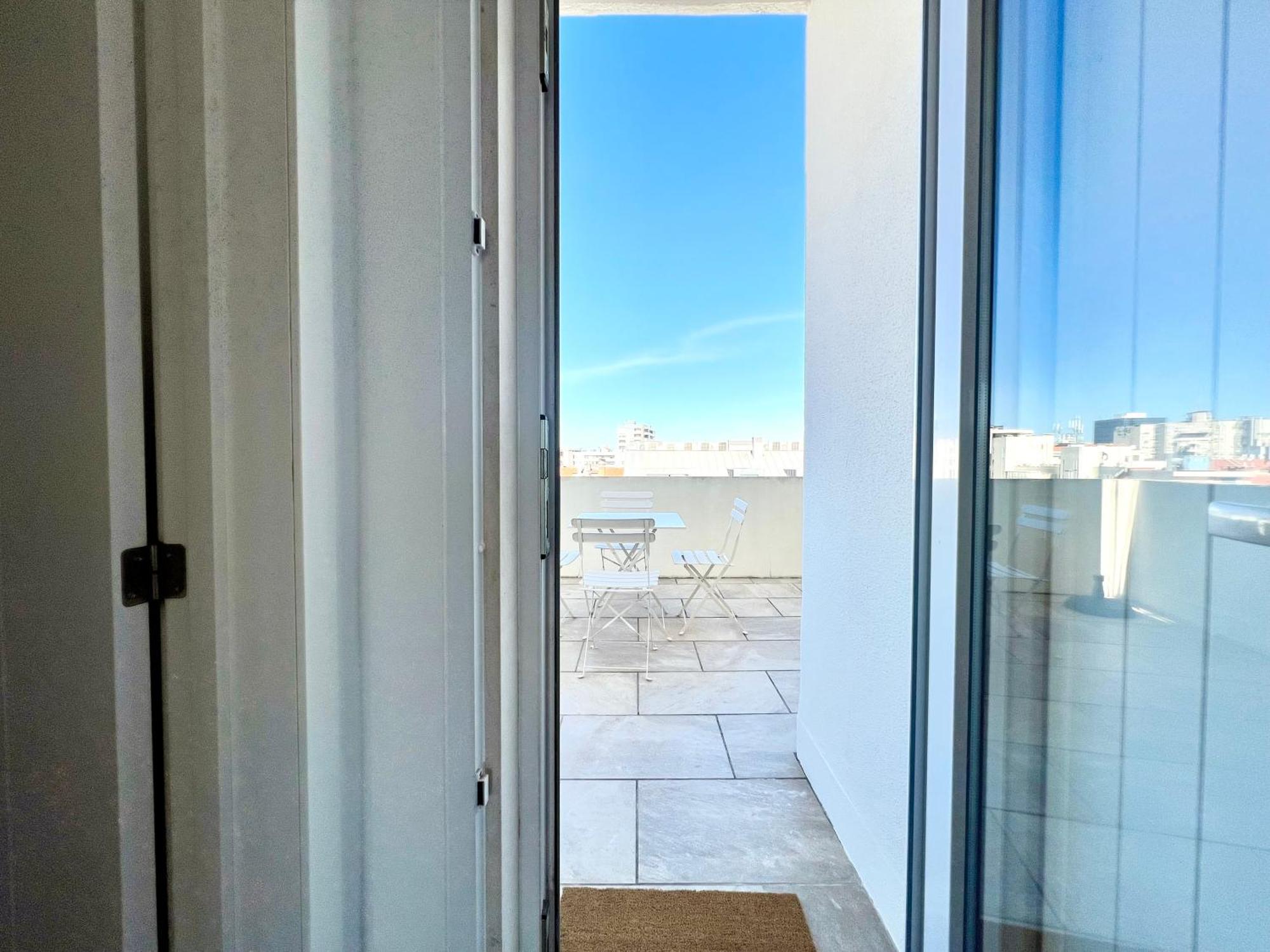 Out Saldanha Apartment Lisbon