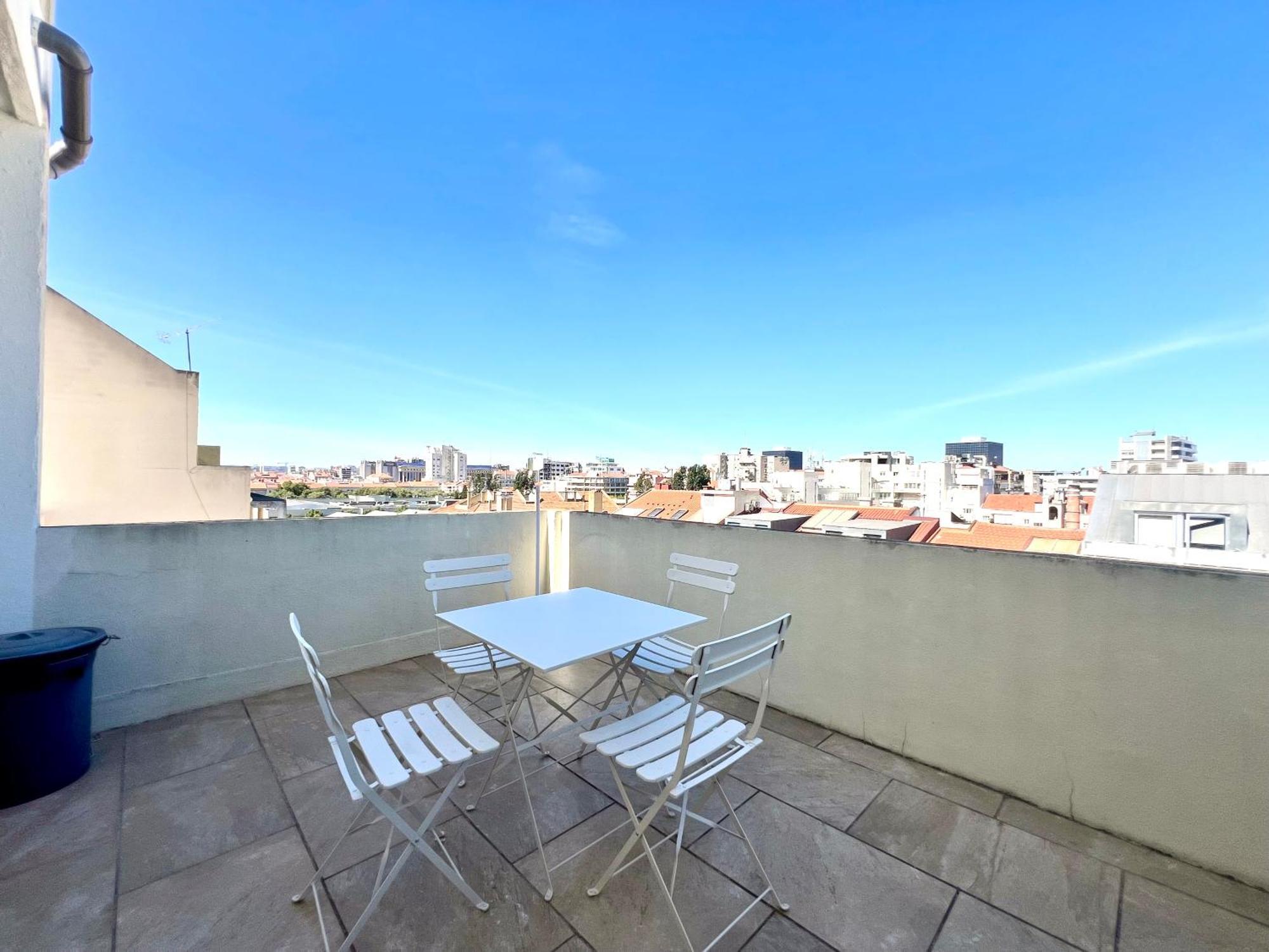 Out Saldanha Apartment Lisbon