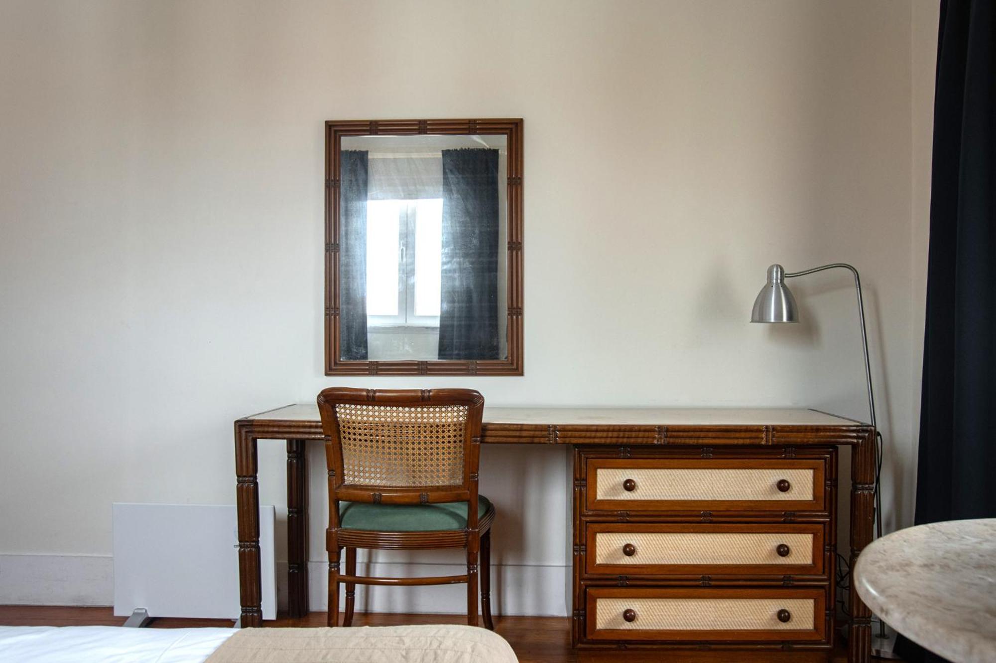 Large Family Flat In Campo De Ourique Lissabon