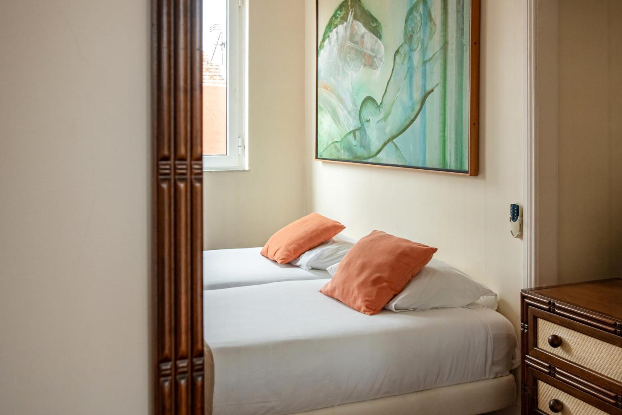 Gasthof Large Family Flat In Campo De Ourique Lissabon
