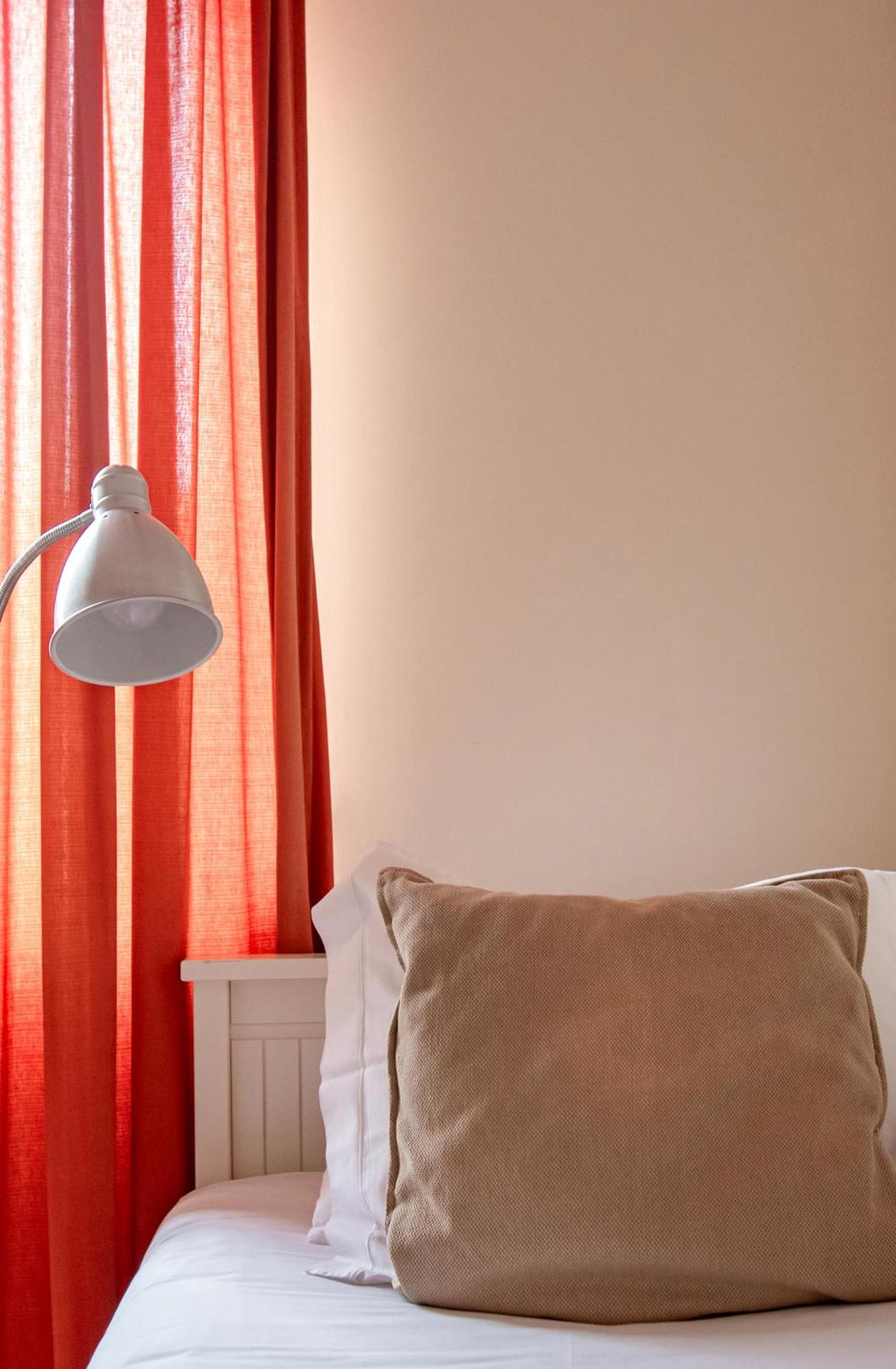 Gasthof Large Family Flat In Campo De Ourique Lissabon