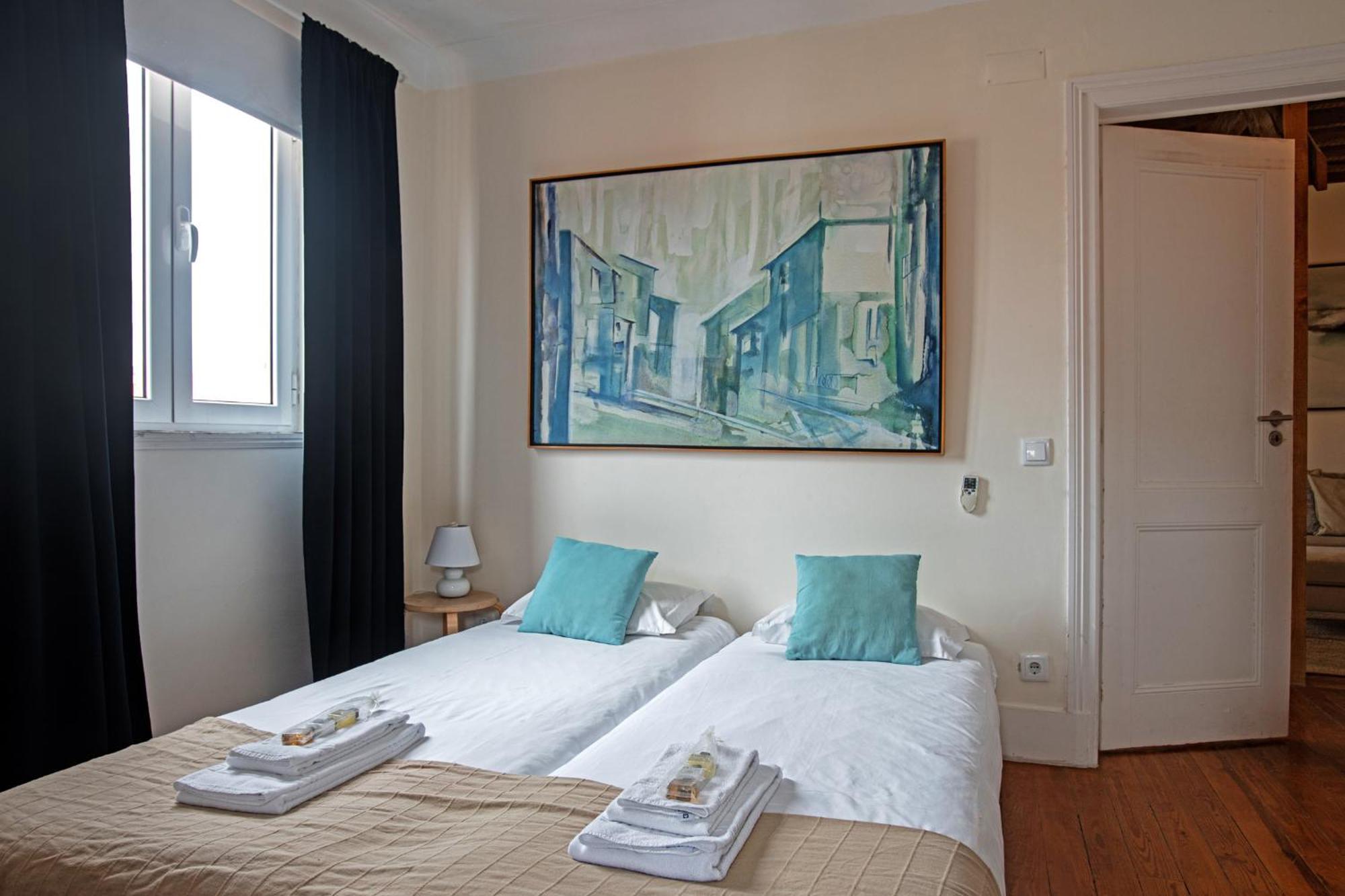 Large Family Flat In Campo De Ourique * Lissabon