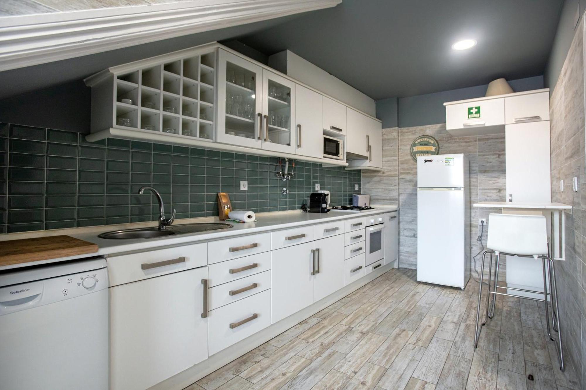 Large Family Flat In Campo De Ourique Gasthof