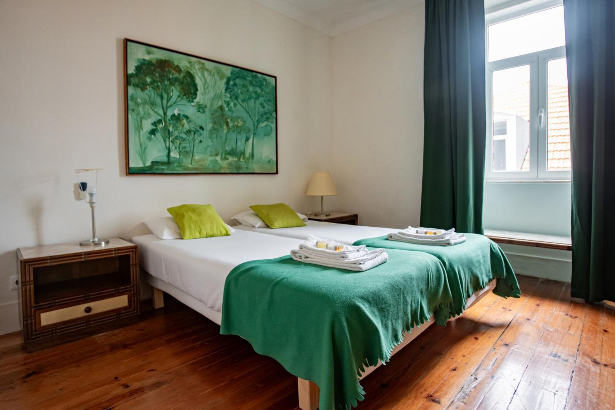 Gasthof Large Family Flat In Campo De Ourique *