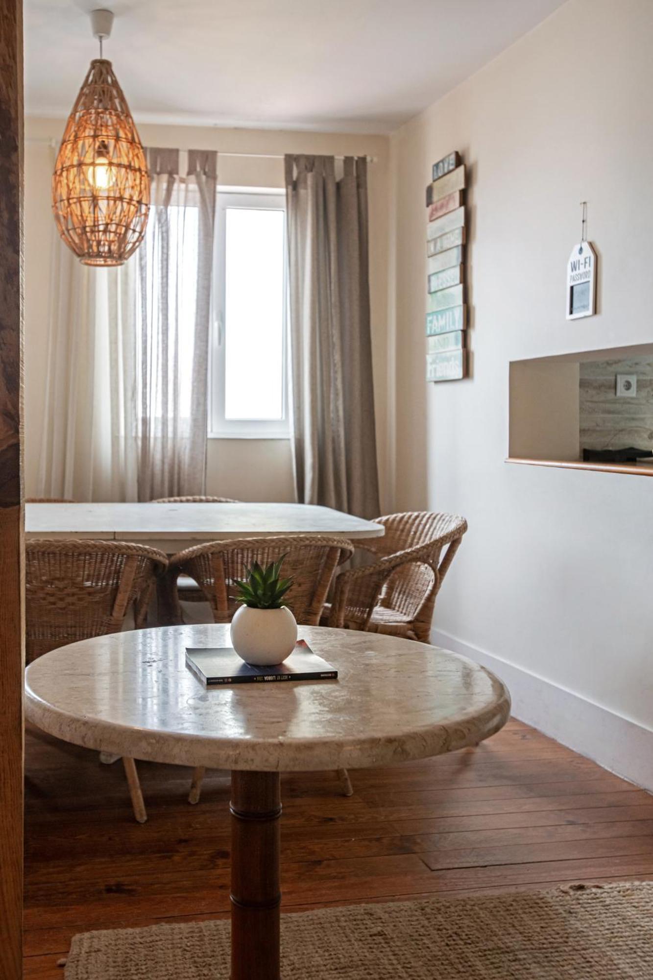 Large Family Flat In Campo De Ourique Gasthof Lissabon