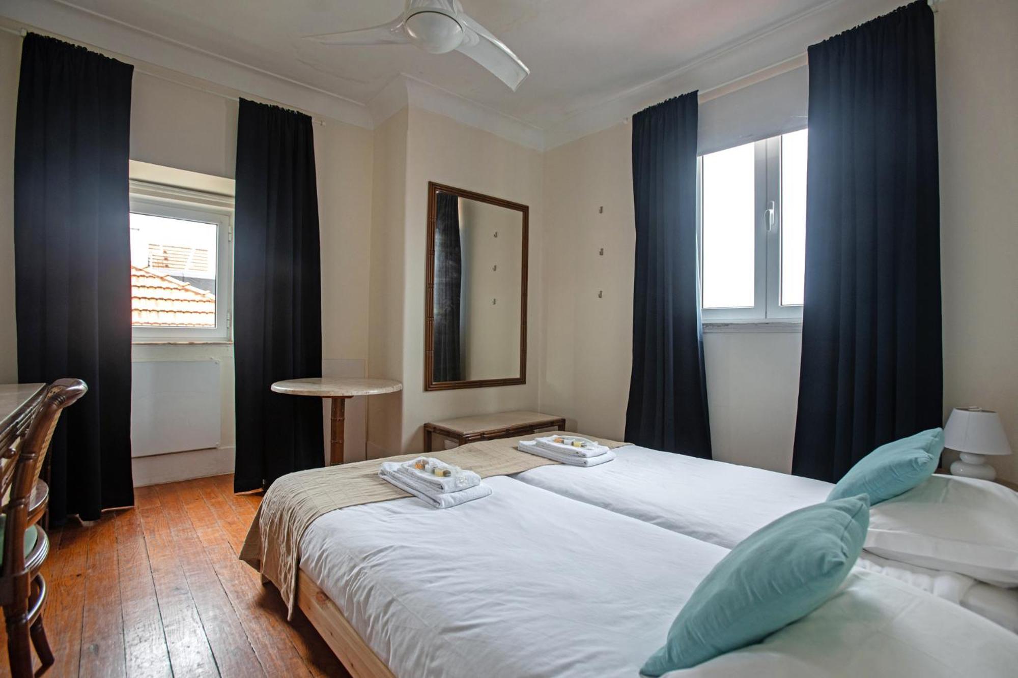 Large Family Flat In Campo De Ourique Gasthof Lissabon