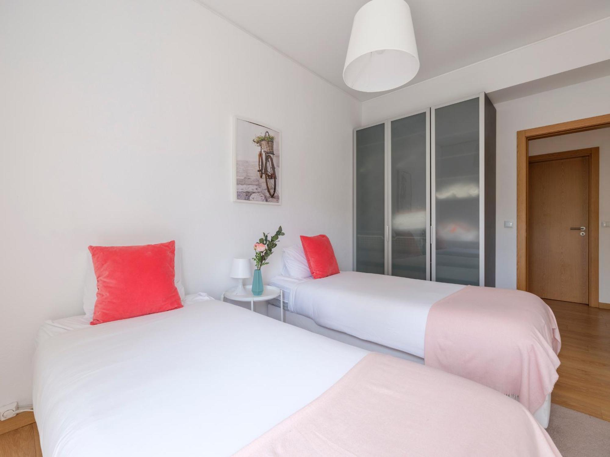 Olivais Spacious Near Airport Appartement *