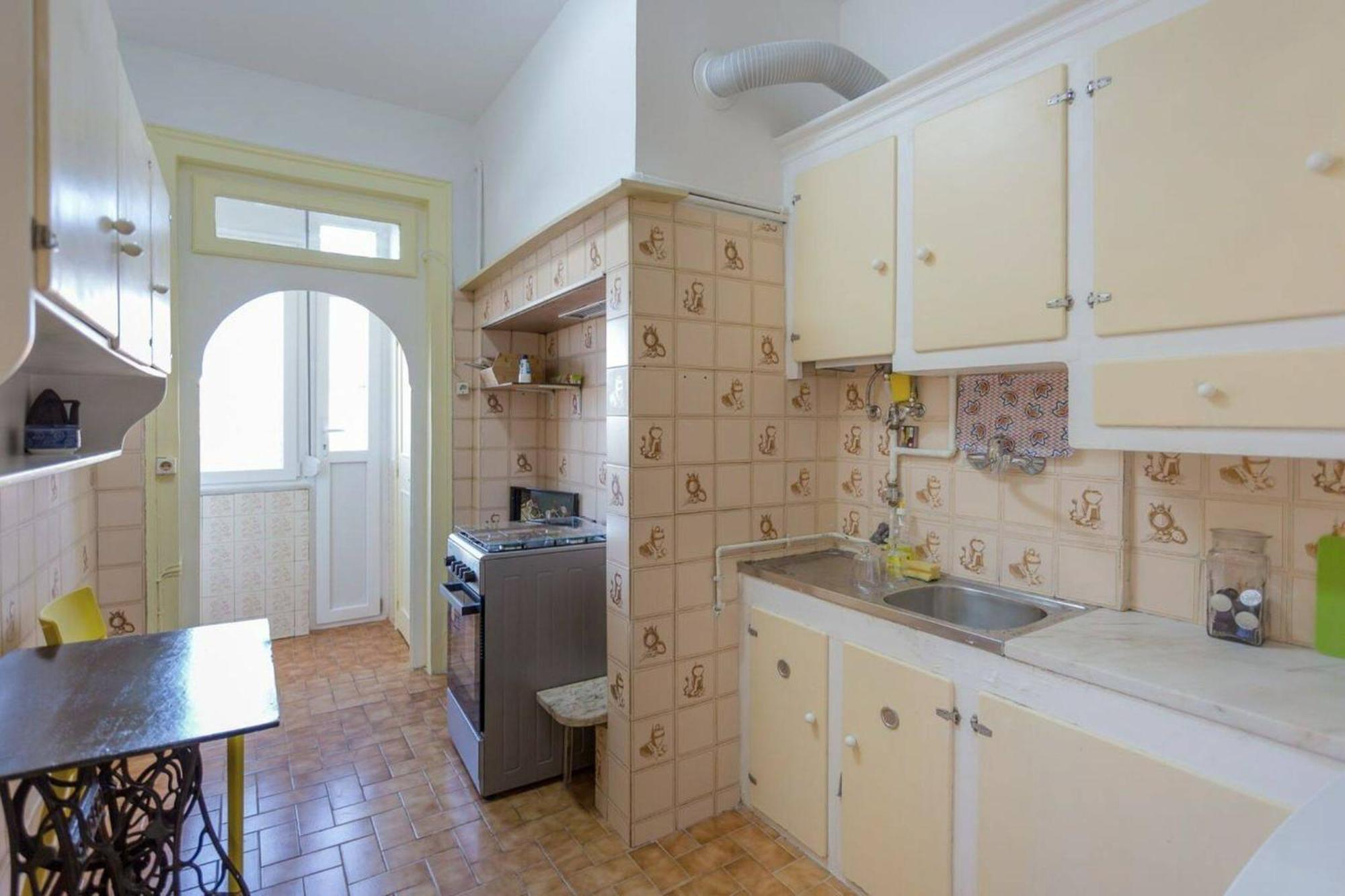 Charming Flat With 2 Bedrooms On Lisbon's 7th Hill Lissabon