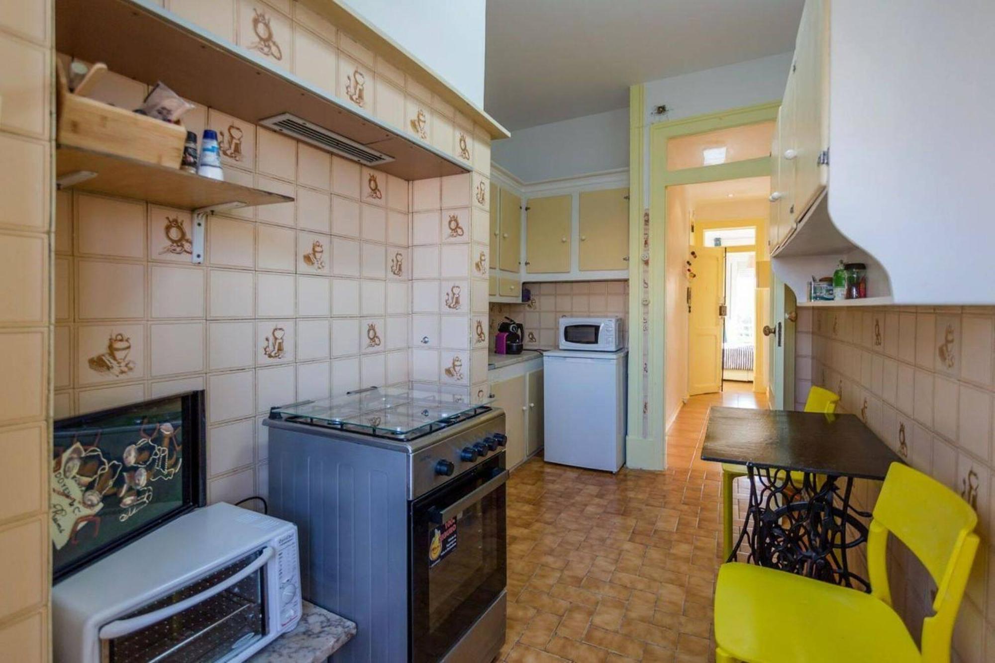 Charming Flat With 2 Bedrooms On Lisbon's 7th Hill