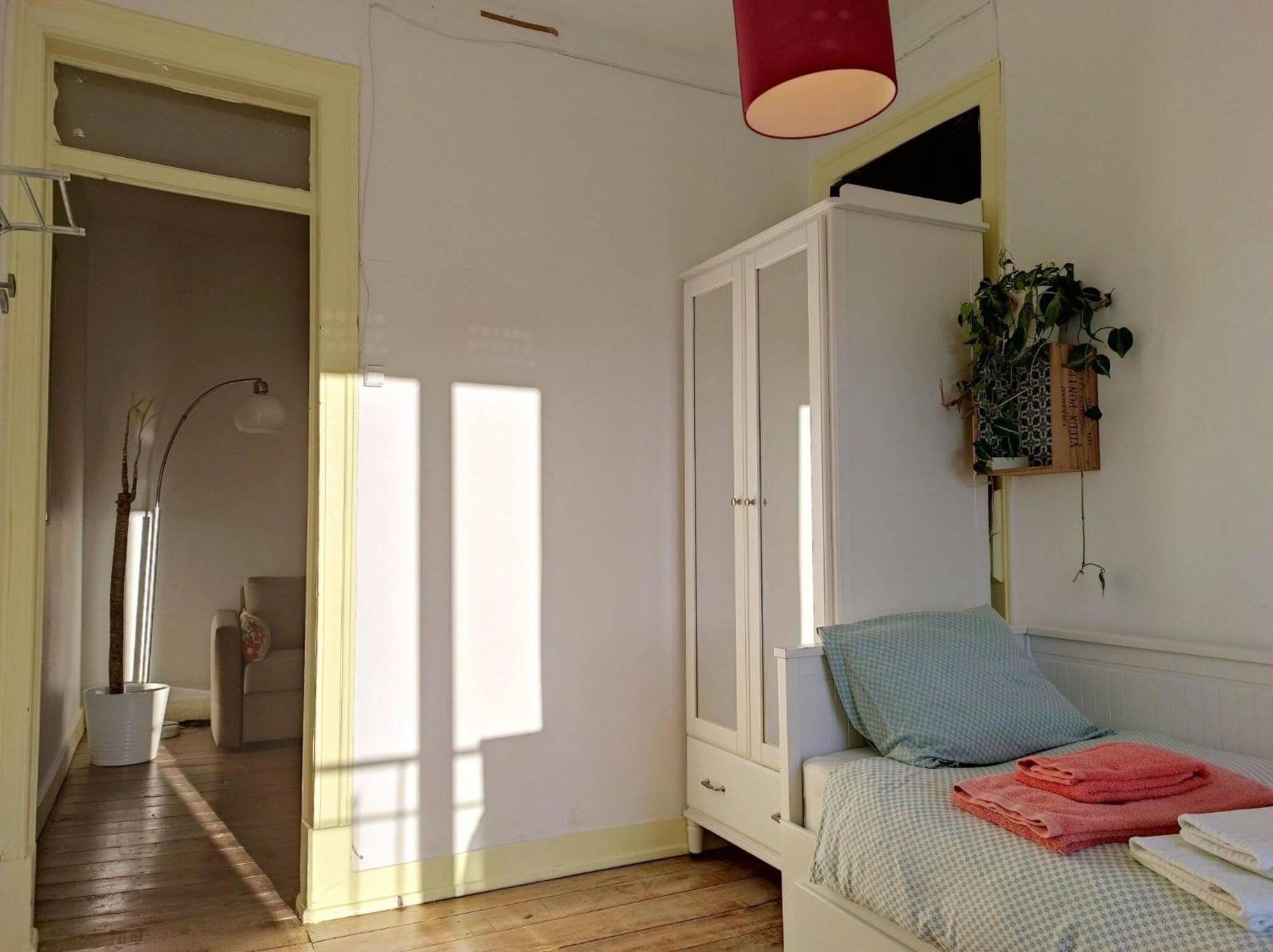 Charming Flat With 2 Bedrooms On Lisbon's 7th Hill Apartment *