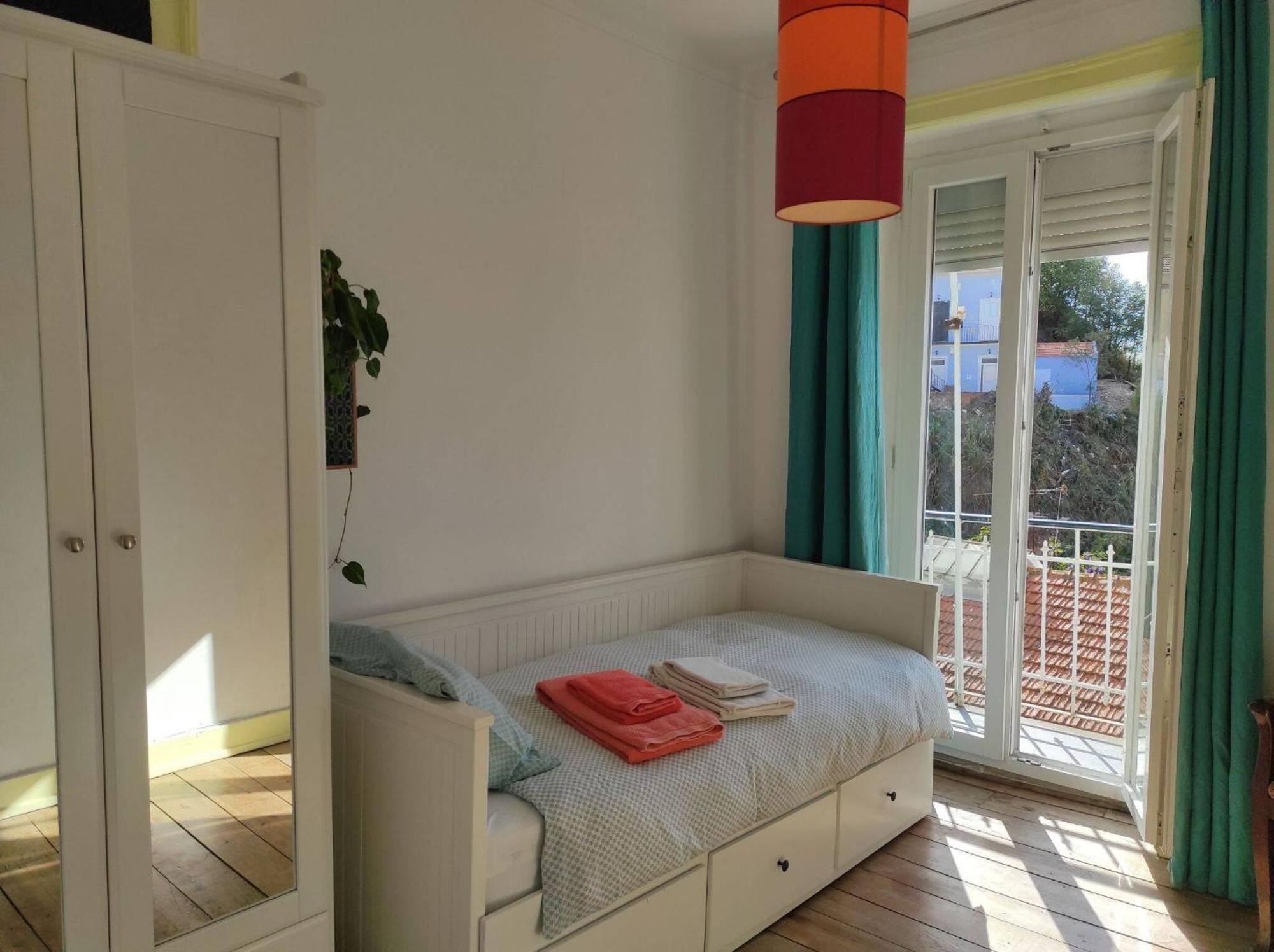 Charming Flat With 2 Bedrooms On Lisbon's 7th Hill