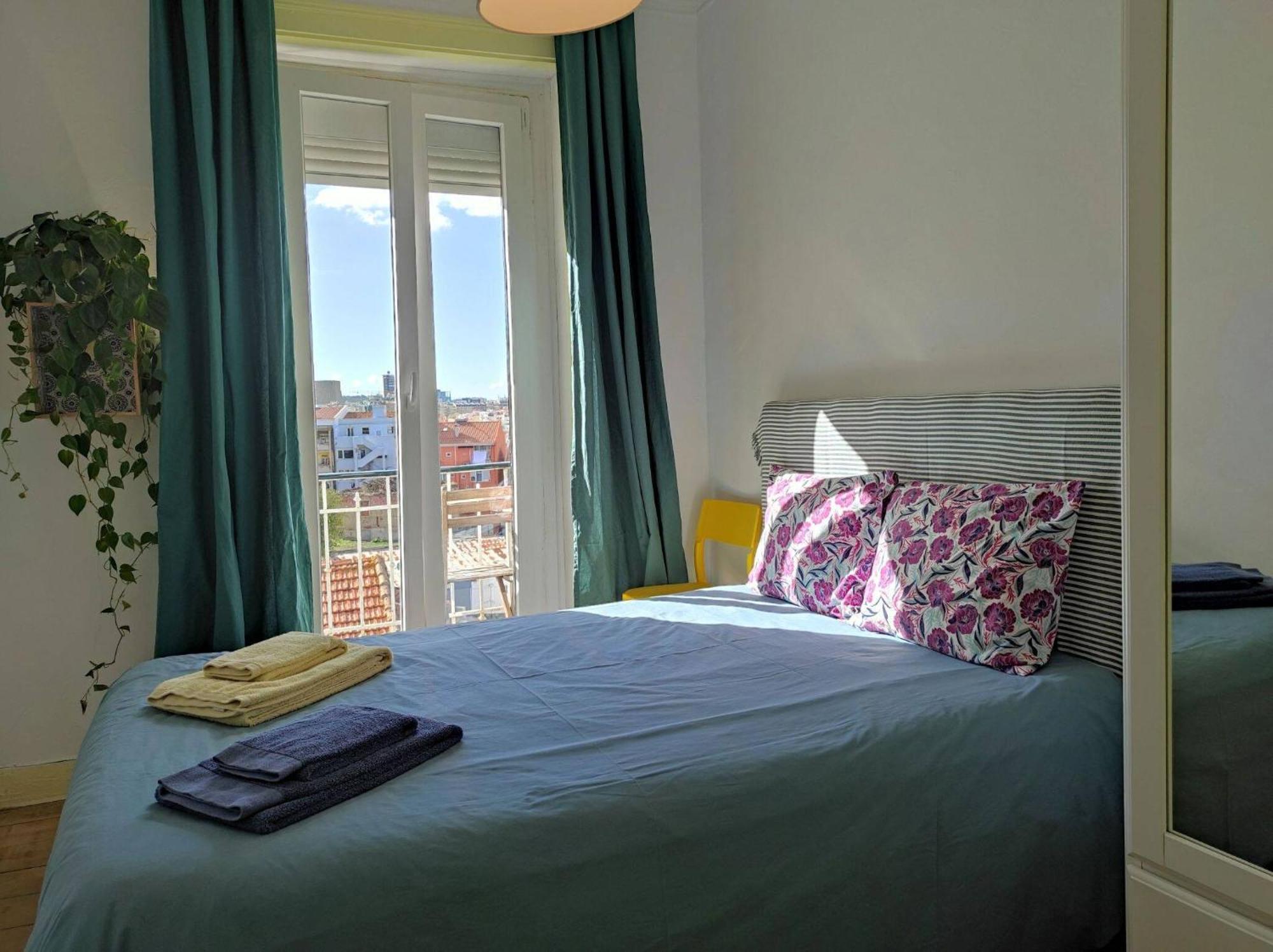Charming Flat With 2 Bedrooms On Lisbon's 7th Hill * Lissabon