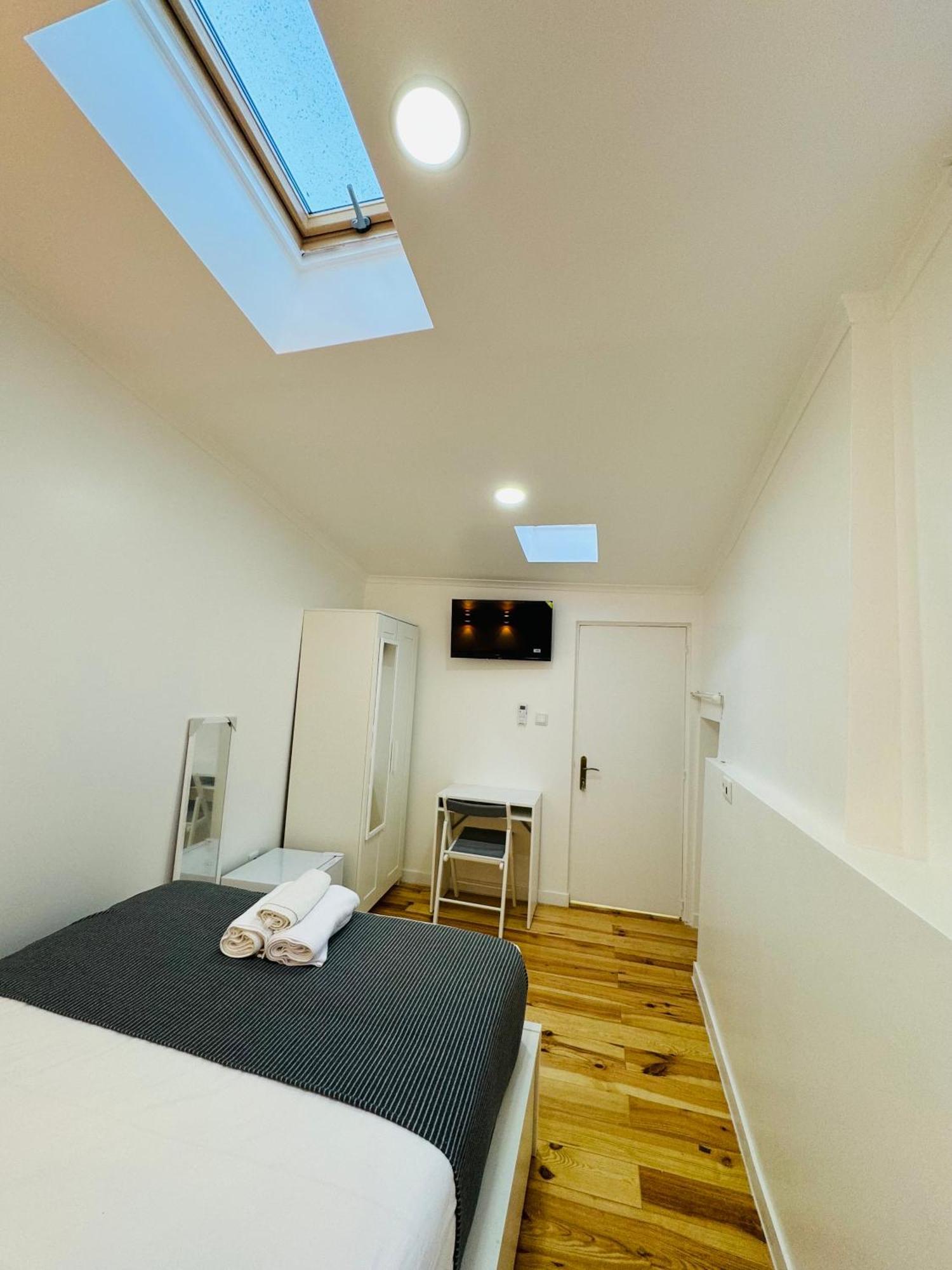 Quarto em Acomodações Particulares Alfama - *