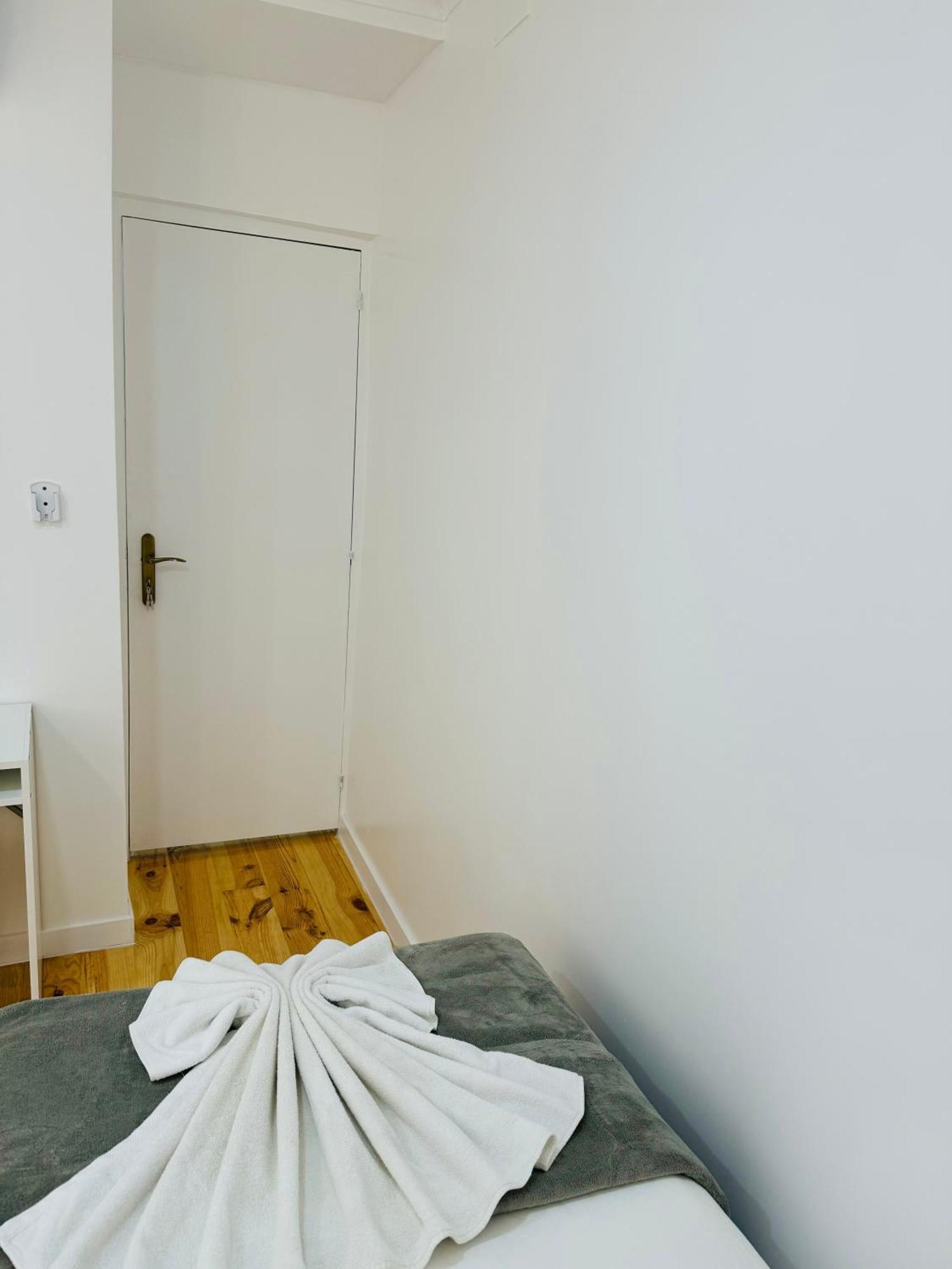 Quarto em Acomodações Particulares Alfama - *