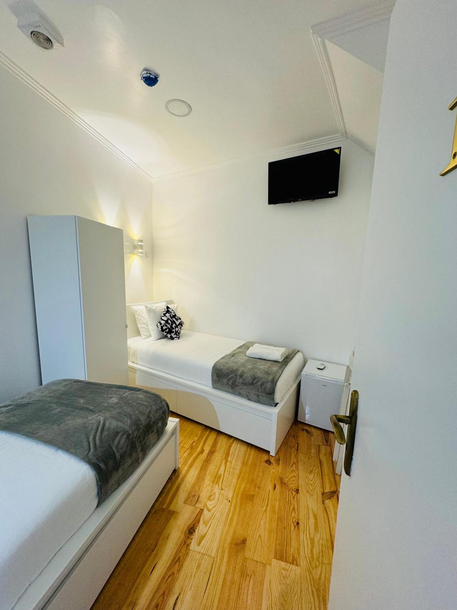 Quarto em Acomodações Particulares Alfama - *