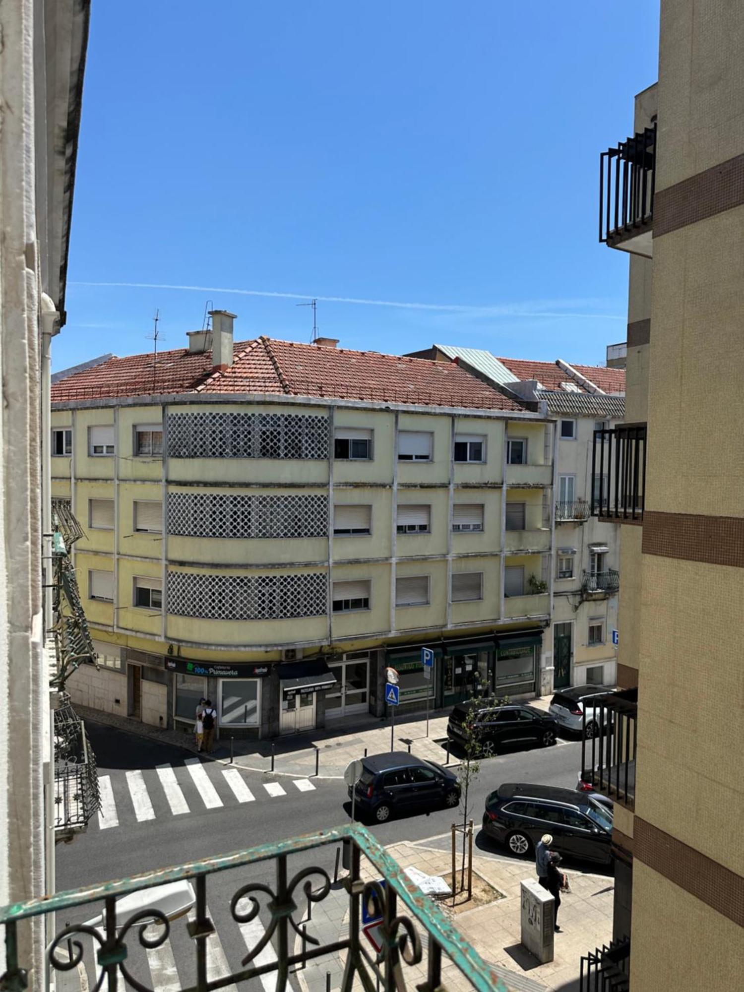 Quarto em Acomodações Particulares Garden Campo De Ourique - *