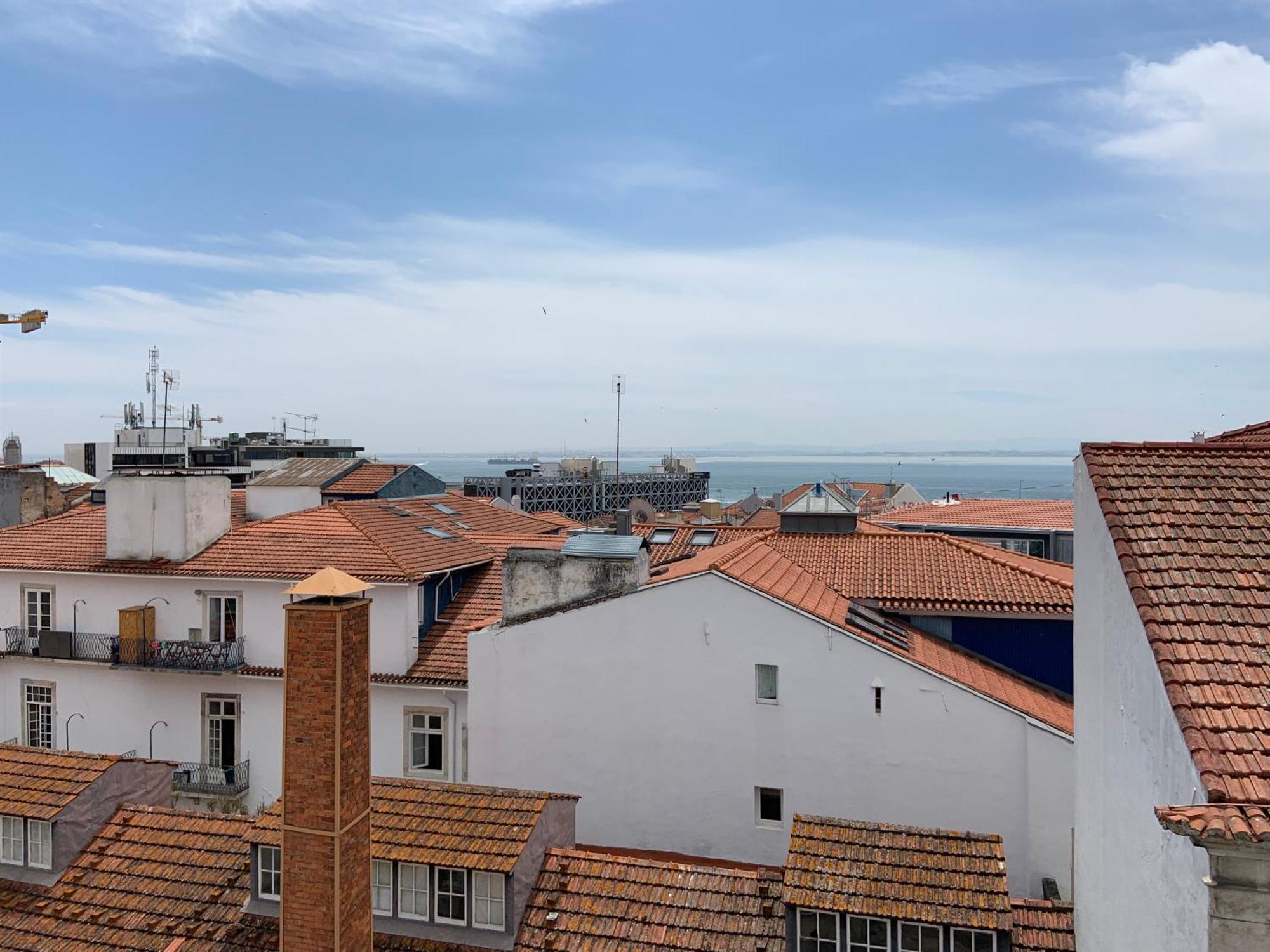 As A Local! Santos Historical Iv Lissabon