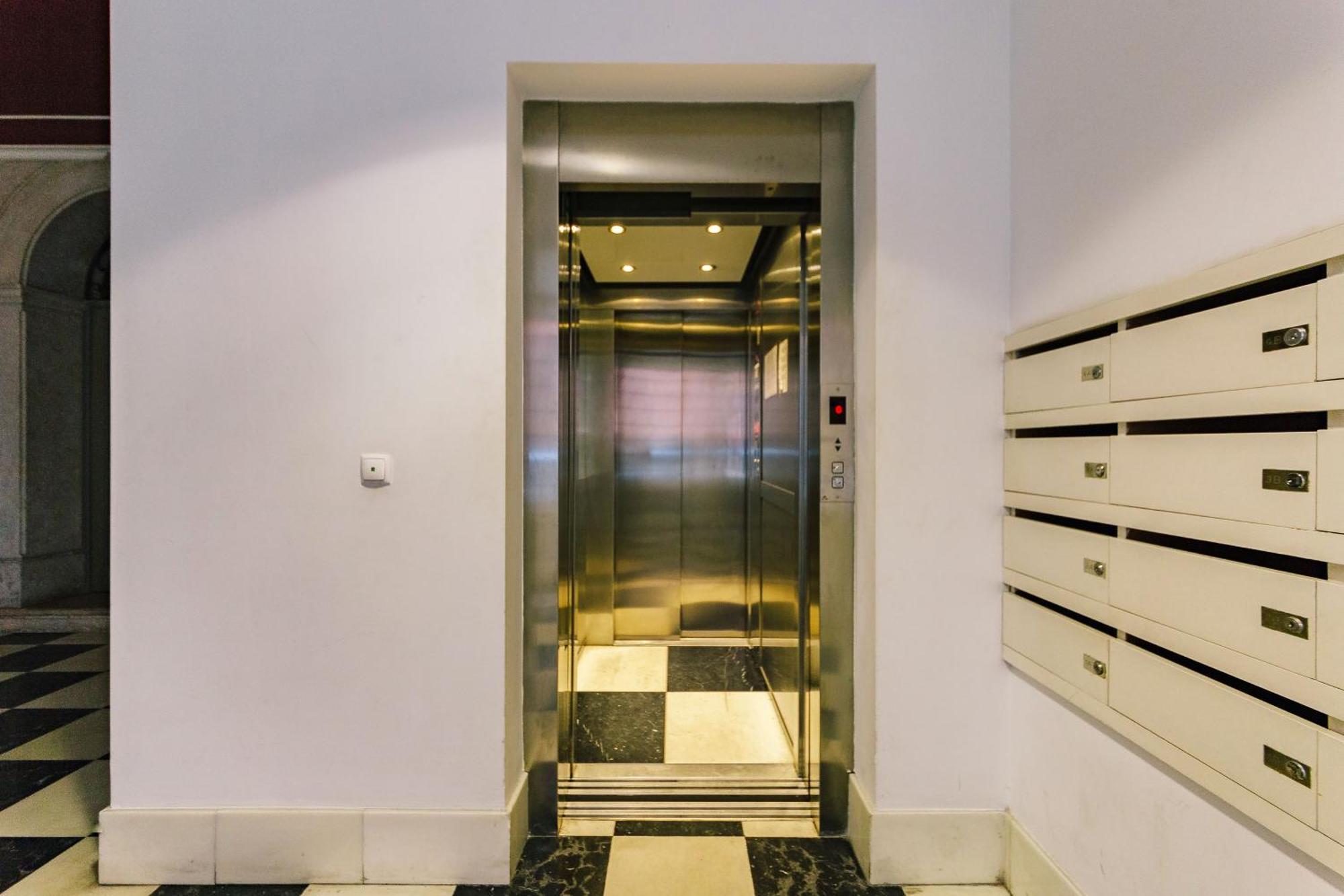 Chiado 2 Bedroom Elegant Appartement *