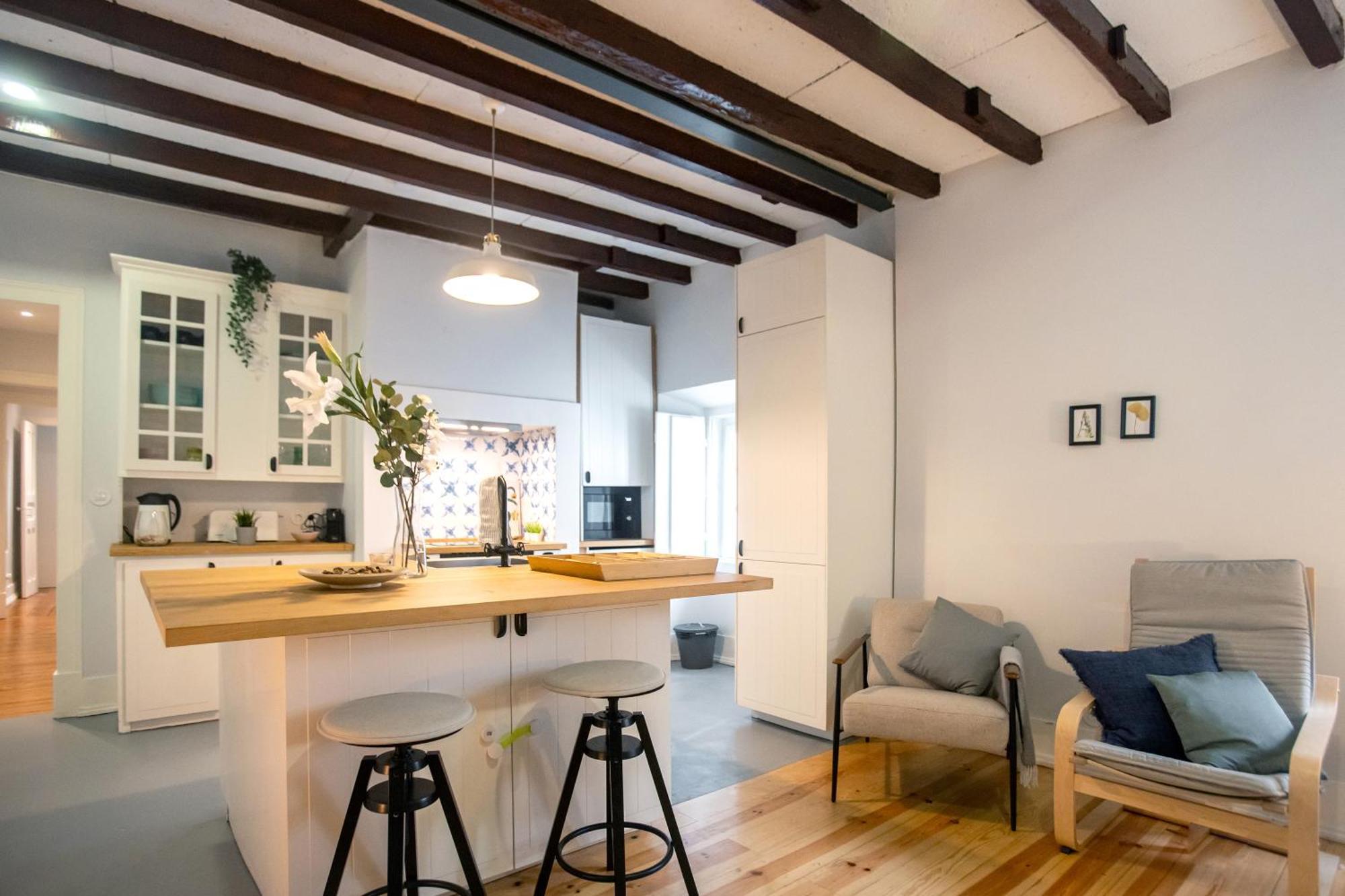 Appartement Charming 3-bedroom Retreat In The Heart Of *