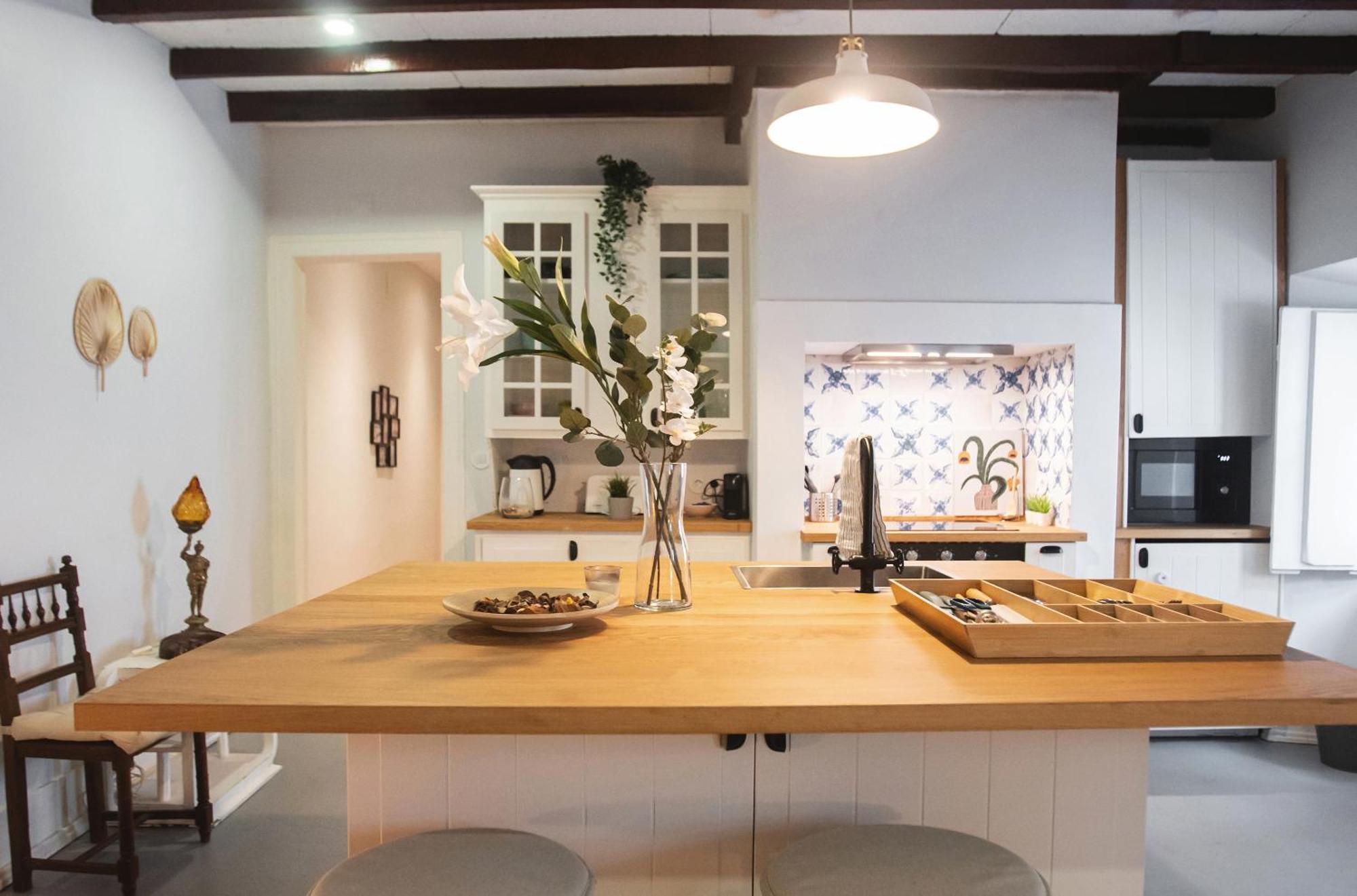 Charming 3-bedroom Retreat In The Heart Of Appartement Lisboa