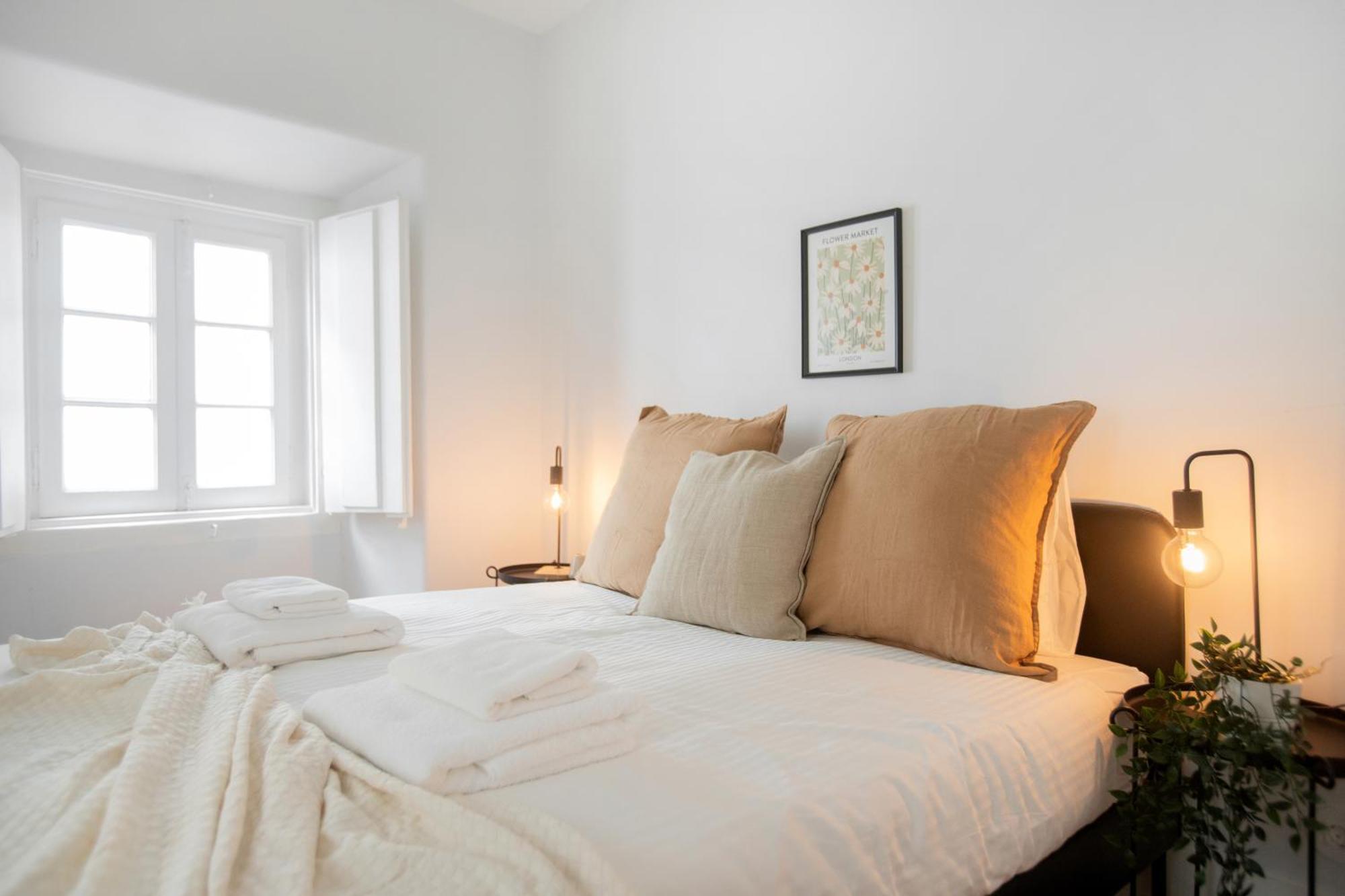 Charming 3-bedroom Retreat In The Heart Of Appartement Lisboa