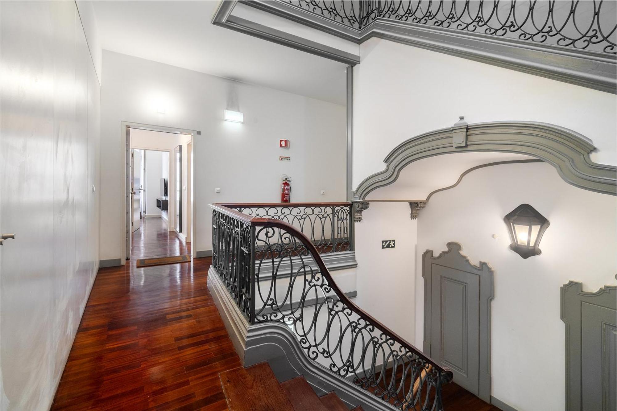 Whome Elegant Chiado Retreat Comfort In Lisbon's Heart Lissabon