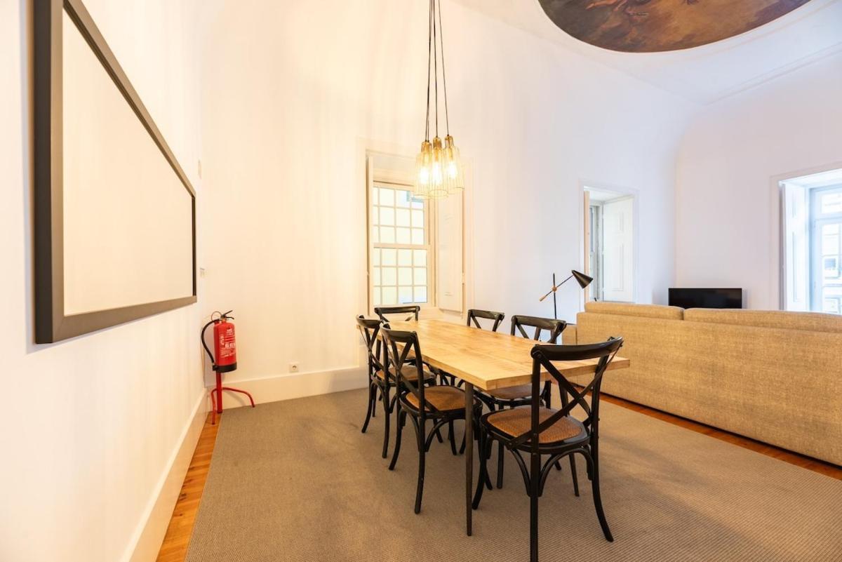 Bica Contemporary Historic 2 Bedroom Appartement