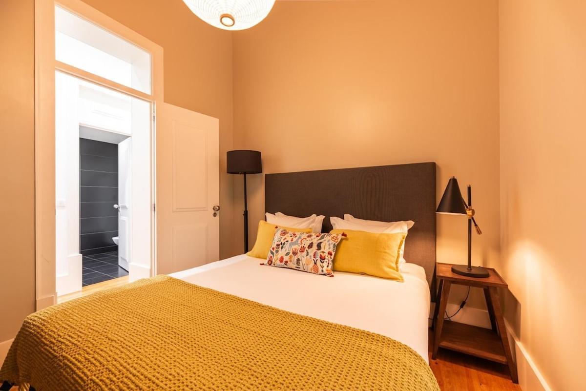 Bica Contemporary Historic 2 Bedroom Appartement *