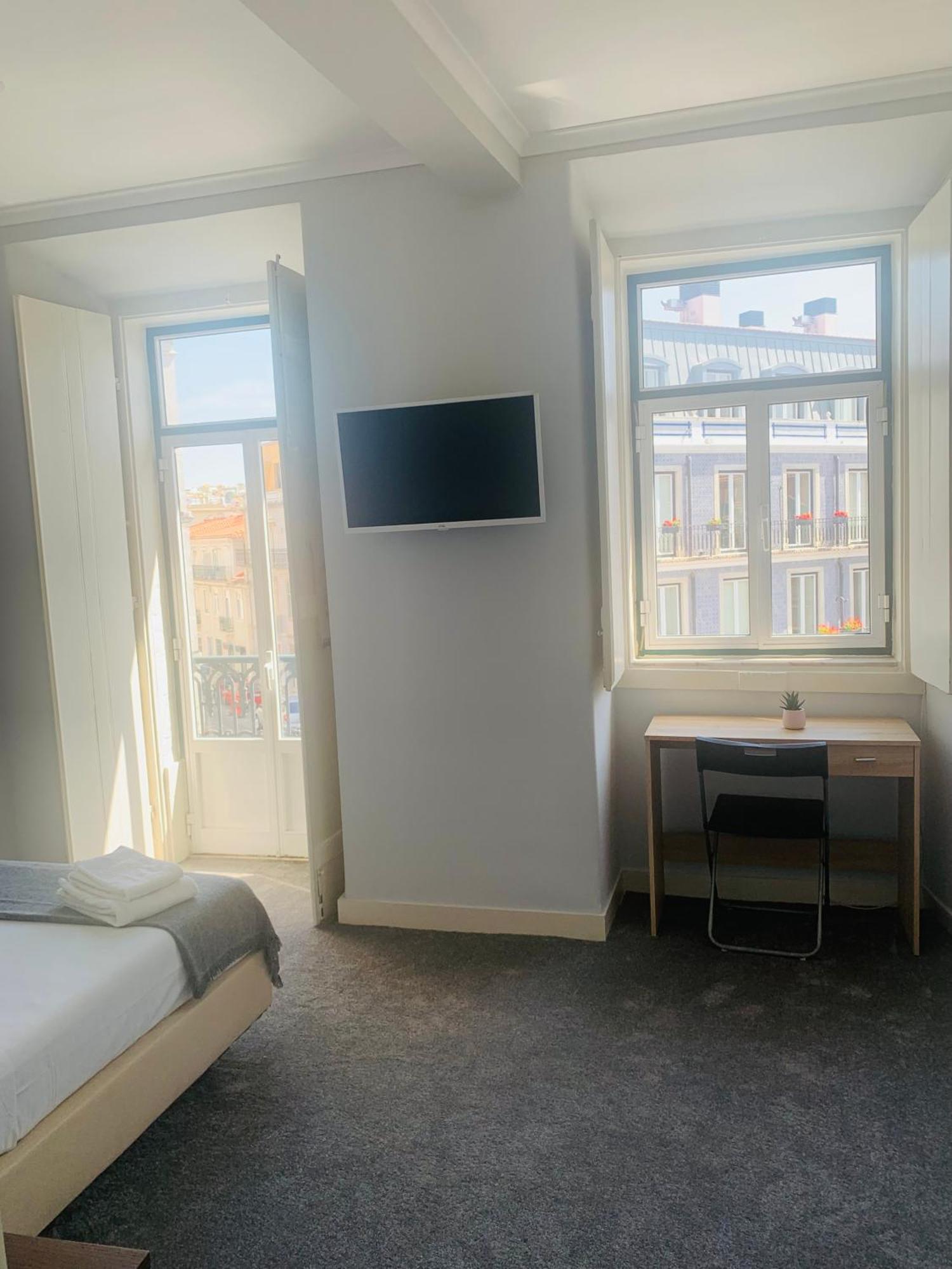 Sb Family Host Homestay Lisbon