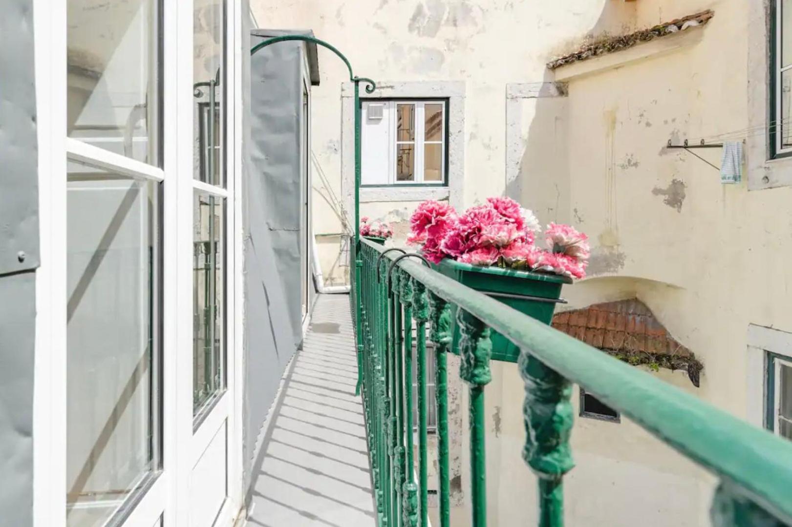 2br Terrace W Ac - Time Out Market | By Airnest Appartement *
