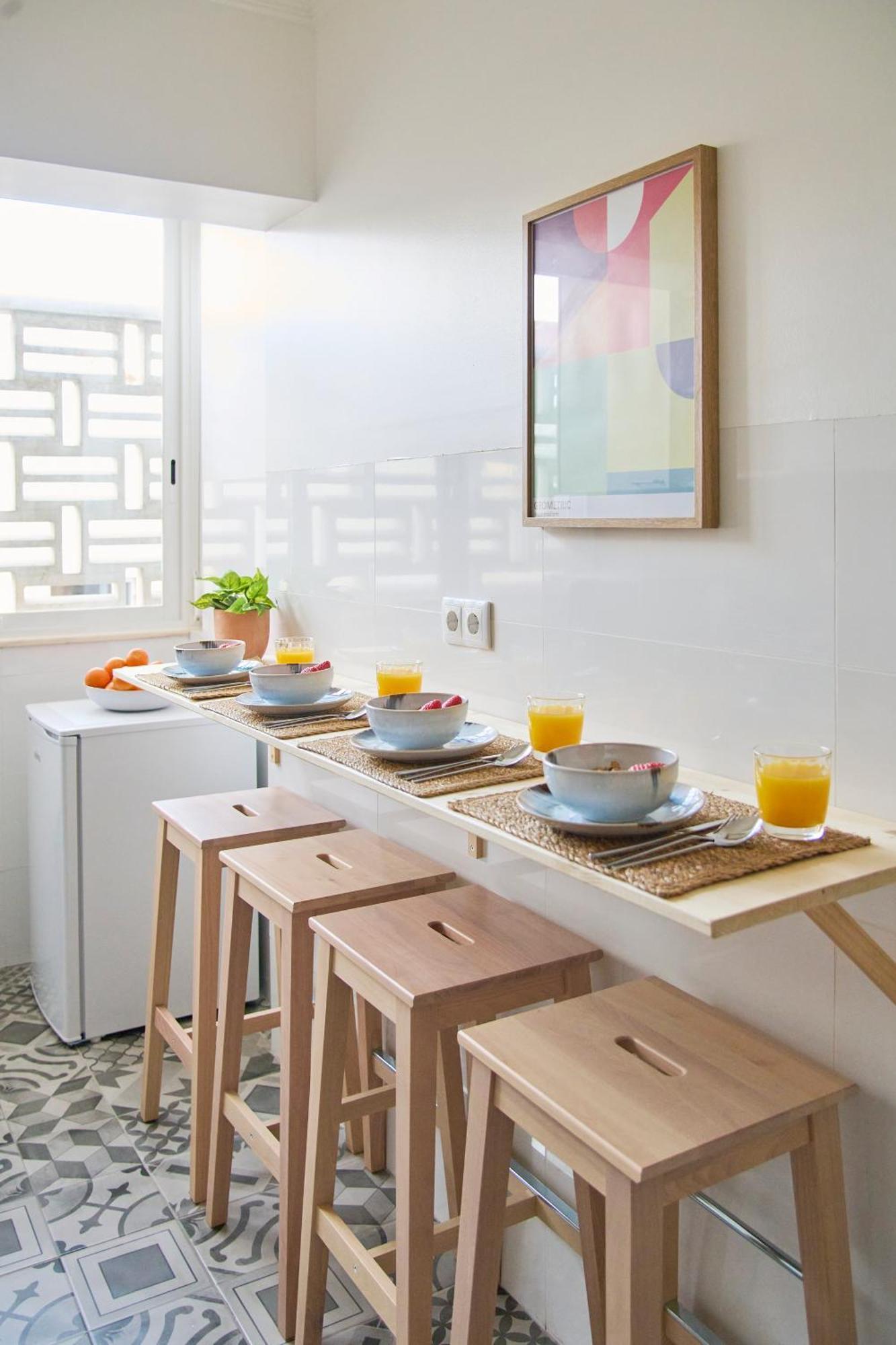 Apartment Charming Graca Flat W Balcony, By Timecooler *