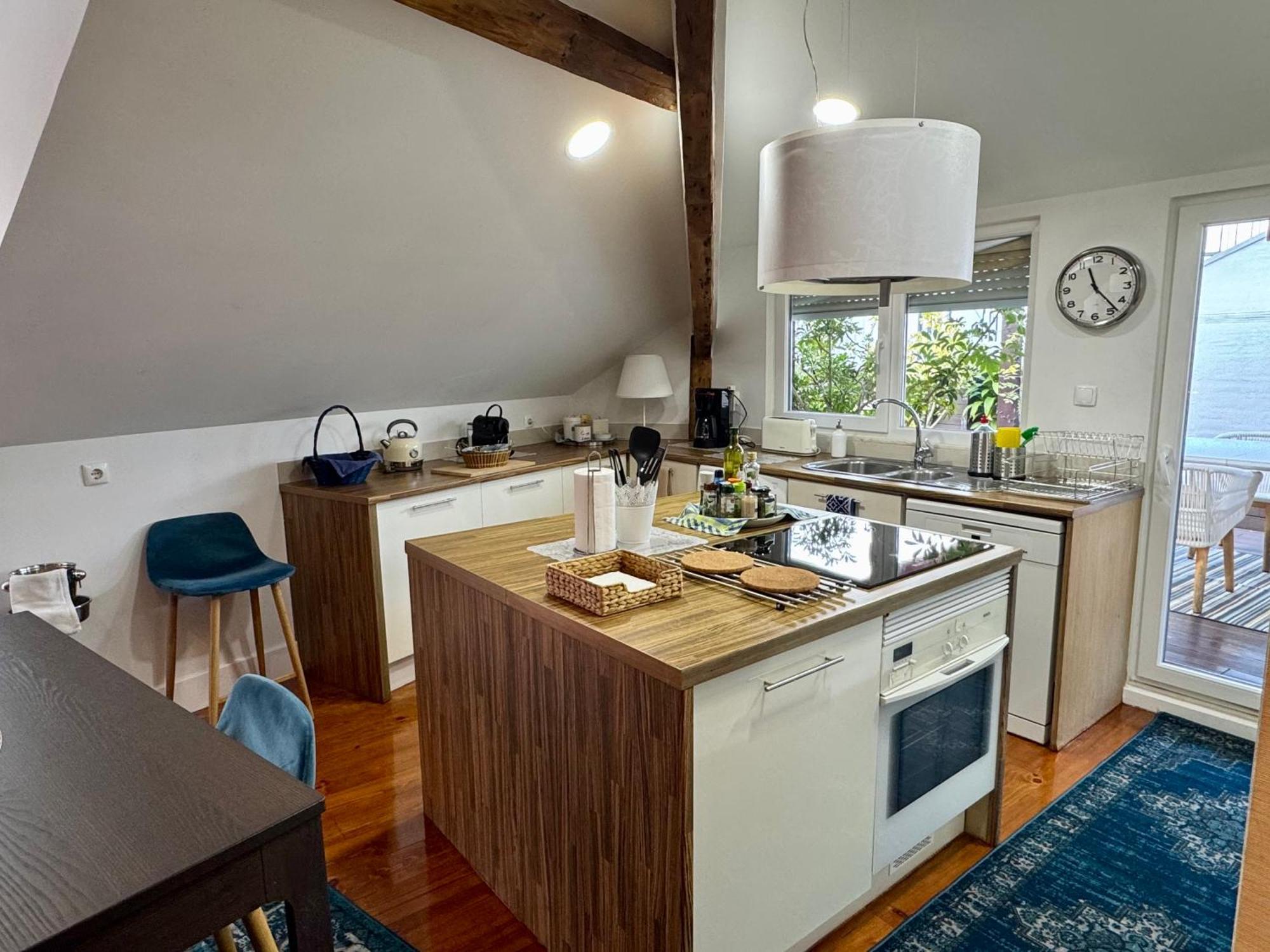 Apartment With Mezzanine Rua Da Moeda
