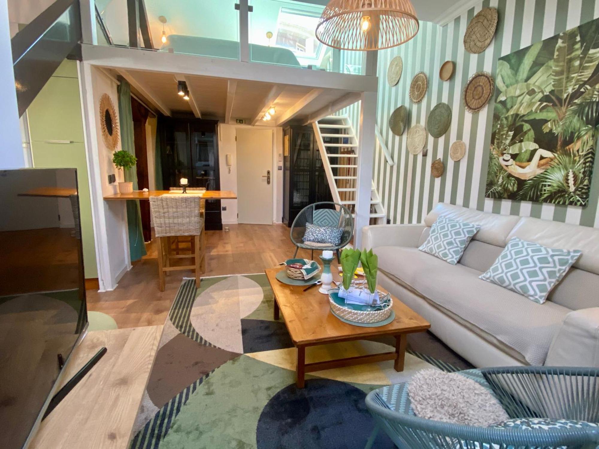 Apartment With Mezzanine Rua Da Moeda