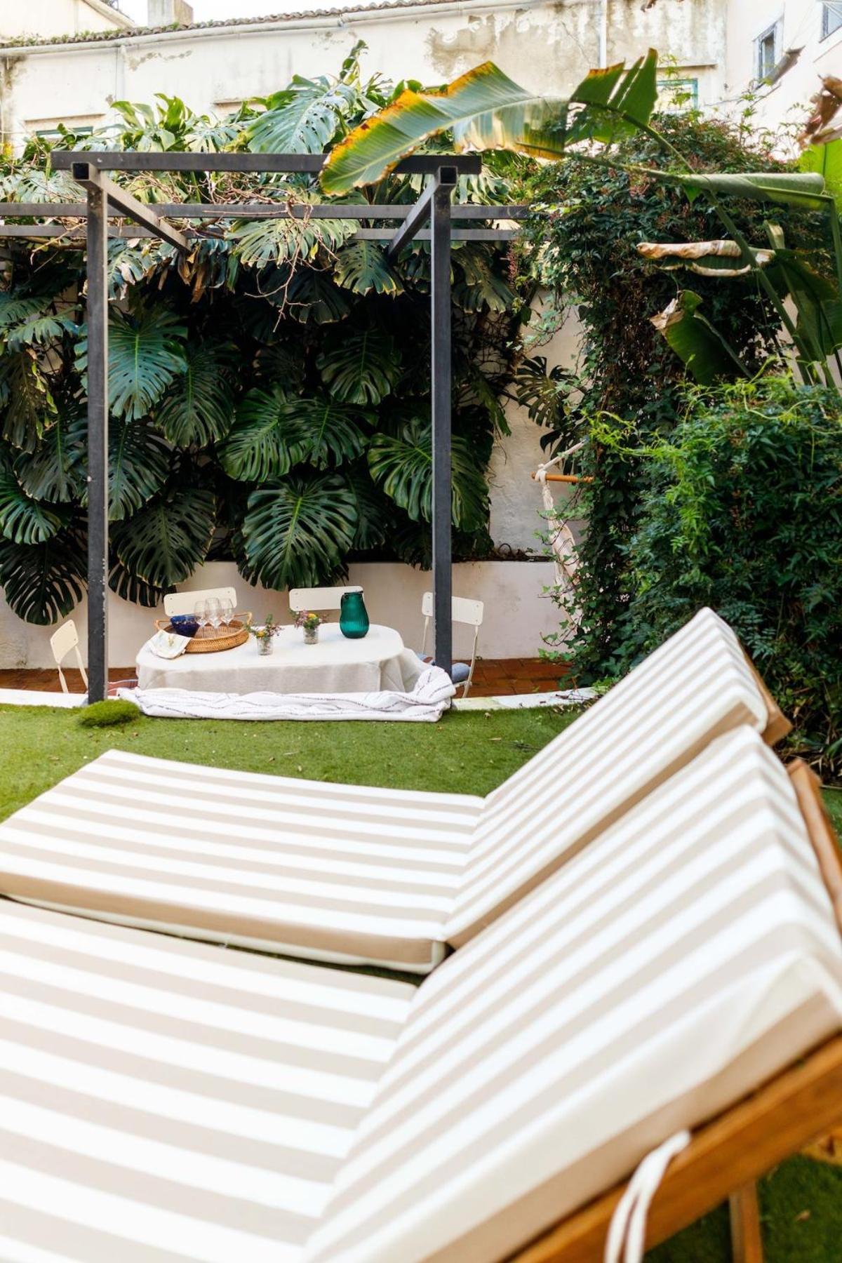 Pool & Garden In The Heart Of