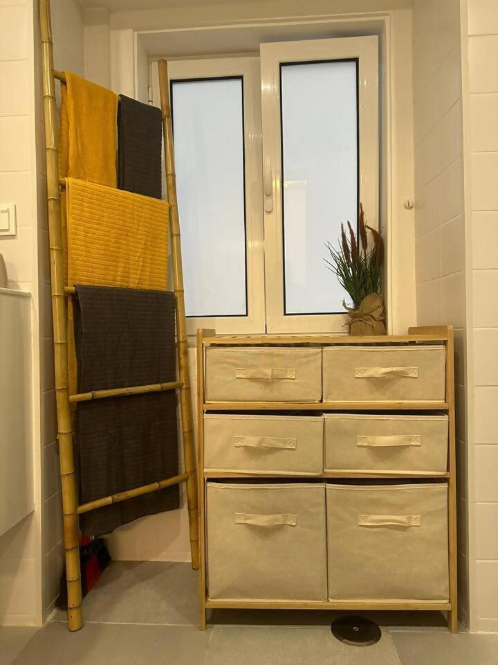 Stylish Renovated In Chiado Lisboa