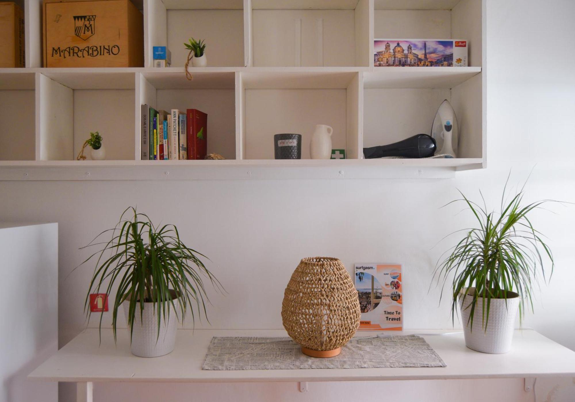 Shared With Bright Private Patio In * Lisboa