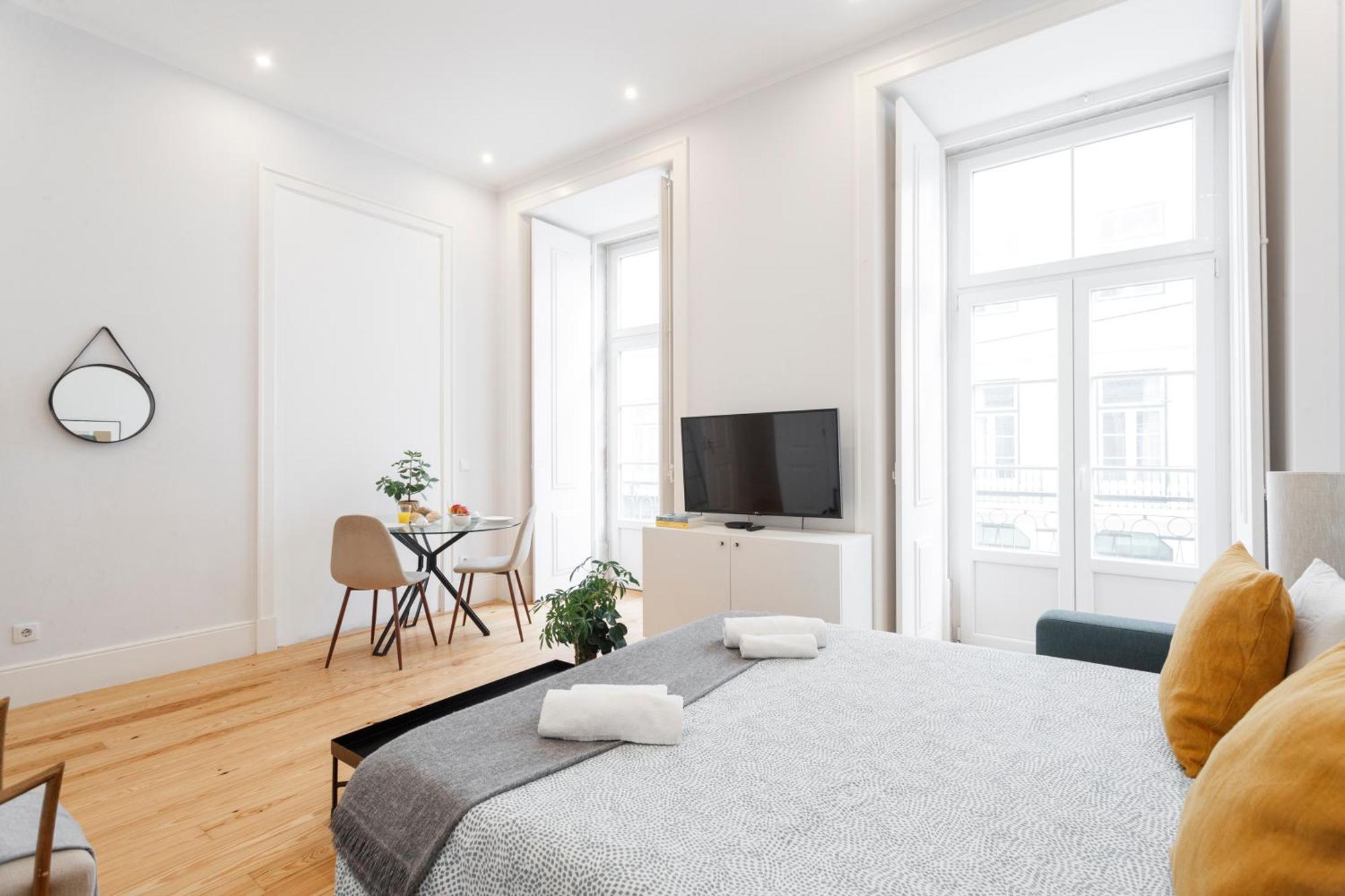 Guest house Bedrooms In Shared In Modern In Downtown
