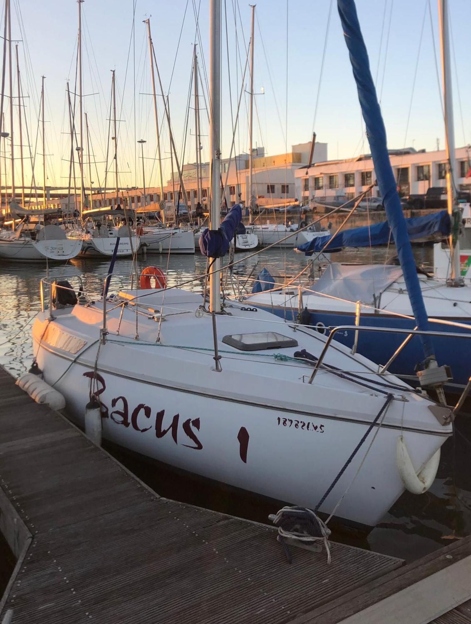 Bateau-hôtel Bacus - Your Floating Hideaway In *