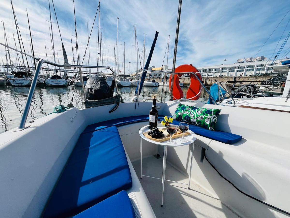 Bacus - Your Floating Hideaway In * Lisboa