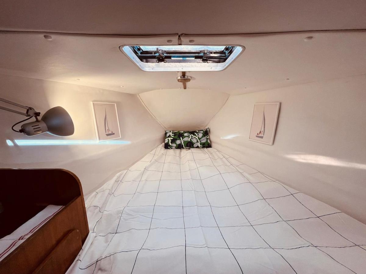 Bateau-hôtel Bacus - Your Floating Hideaway In *