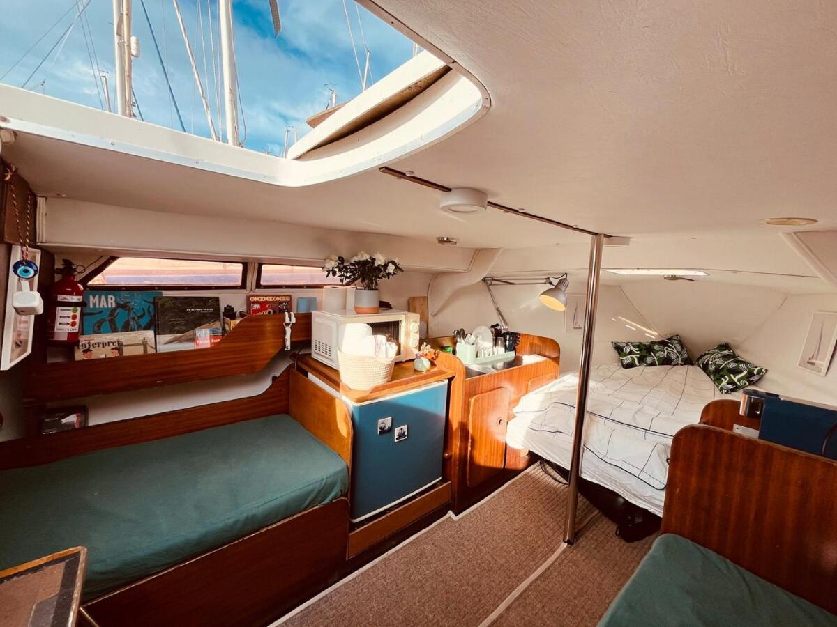 Bacus - Your Floating Hideaway In