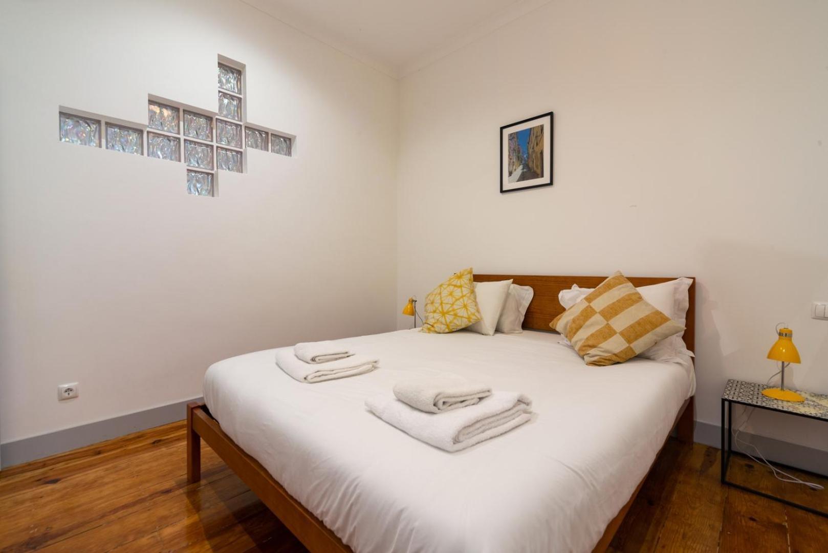 Old Style Fully Renewed And Spacious 3-bed Appartement