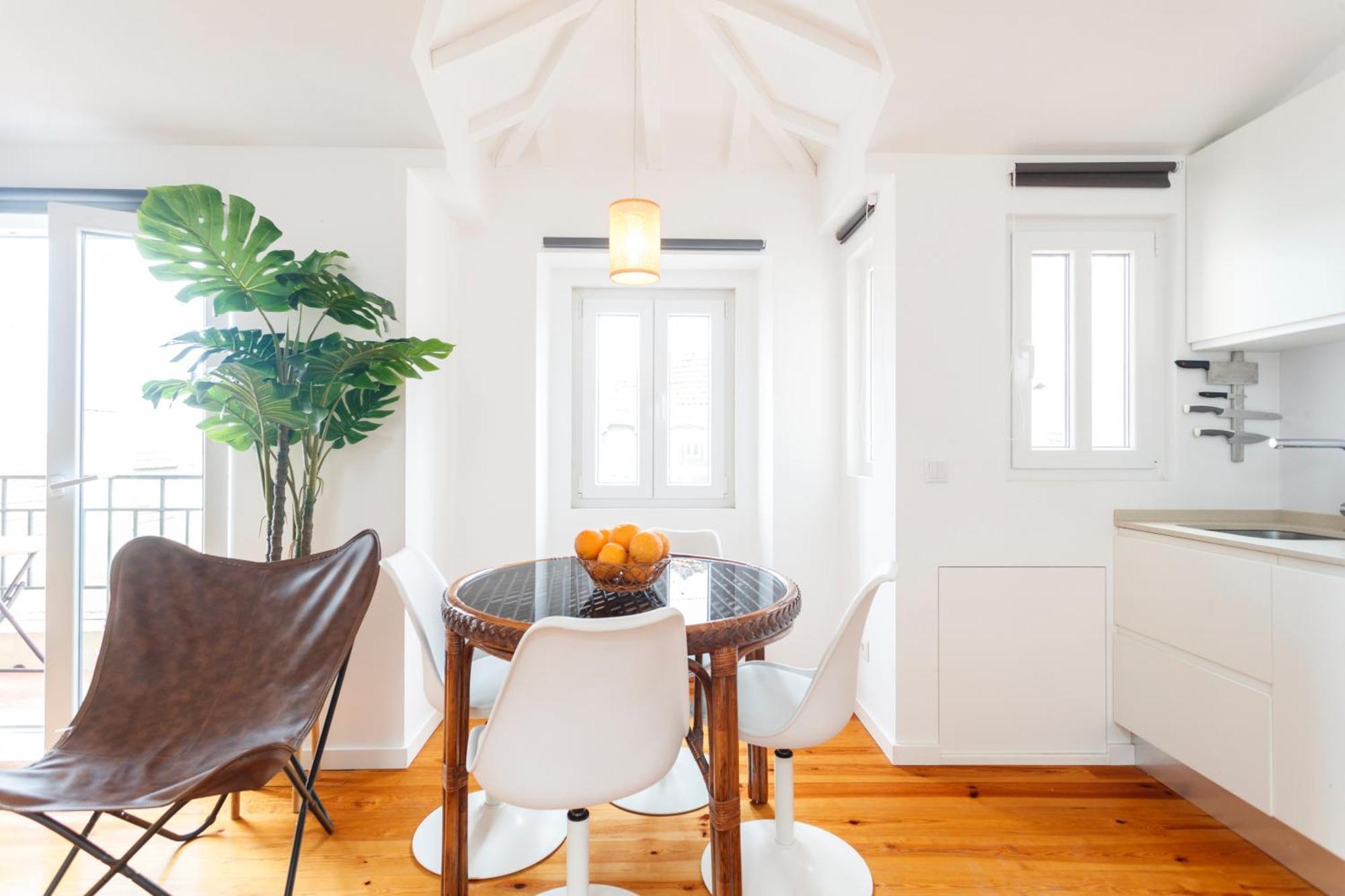 Bica Blue 1br Loft W Riverview N Ac By Lu Holidays Apartment Lisbon