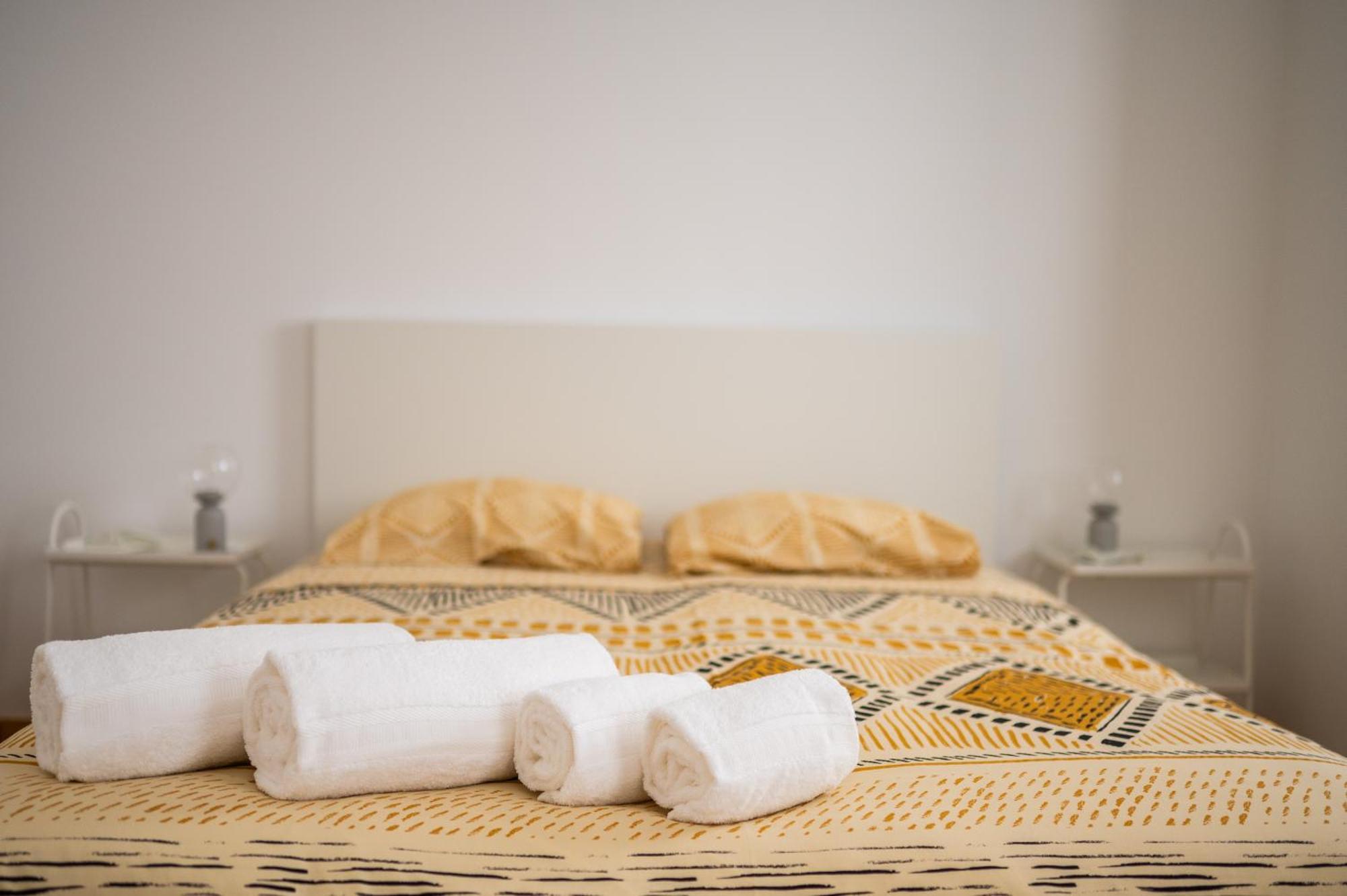 Modern Bairro Alto Albergue *