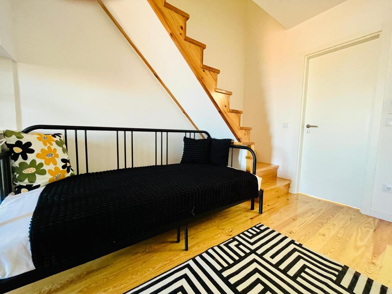 The Sarmento House - No 2d - Historical Two-bedroom Apartment Lisbon